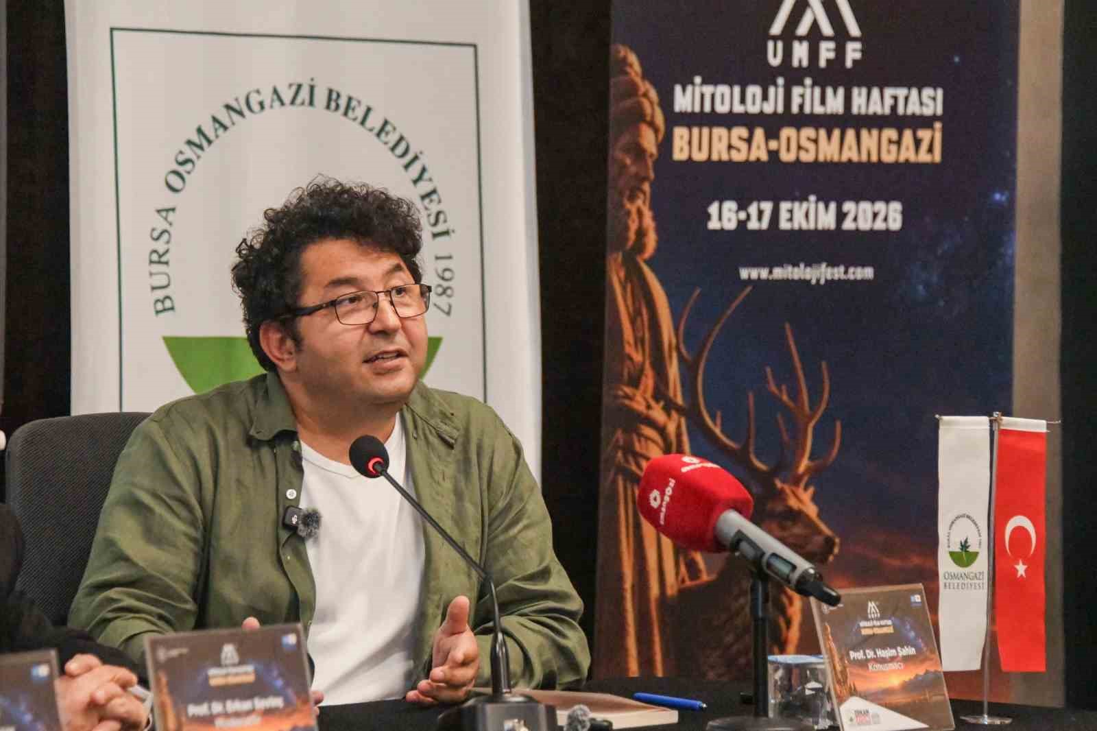 "İNSANLIĞIN ORTAK HİKAYESİ" SLOGANIYLA DÜZENLENEN 4. MİTOLOJİ FİLM HAFTASI, OSMANGAZİ BELEDİYESİ’NİN EV SAHİPLİĞİNDE BURSA’DA BAŞLADI. SİNEMA GÖSTERİMLERİ, SÖYLEŞİLER VE MİTOLOJİNİN KÜLTÜREL MİRASINI ELE ALAN ETKİNLİKLERLE ZENGİNLEŞEN PROGRAM, KATILIMCILARI İNSANLIĞIN KADİM ANLATILARI ARASINDA YOLCULUĞA ÇIKARDI