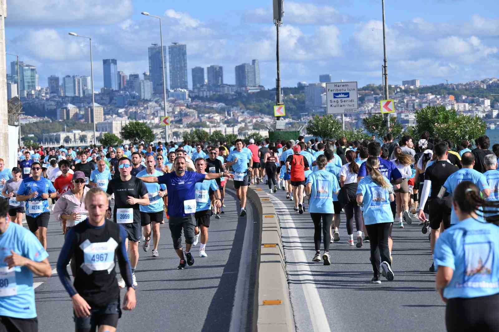 İSTANBUL’U KOŞUYORUM ETKİNLİĞİNİN AVRUPA ETABI YAKLAŞIK 5 BİN 500 KOŞUCUNUN KATILIMIYLA GERÇEKLEŞTİRİLDİ.