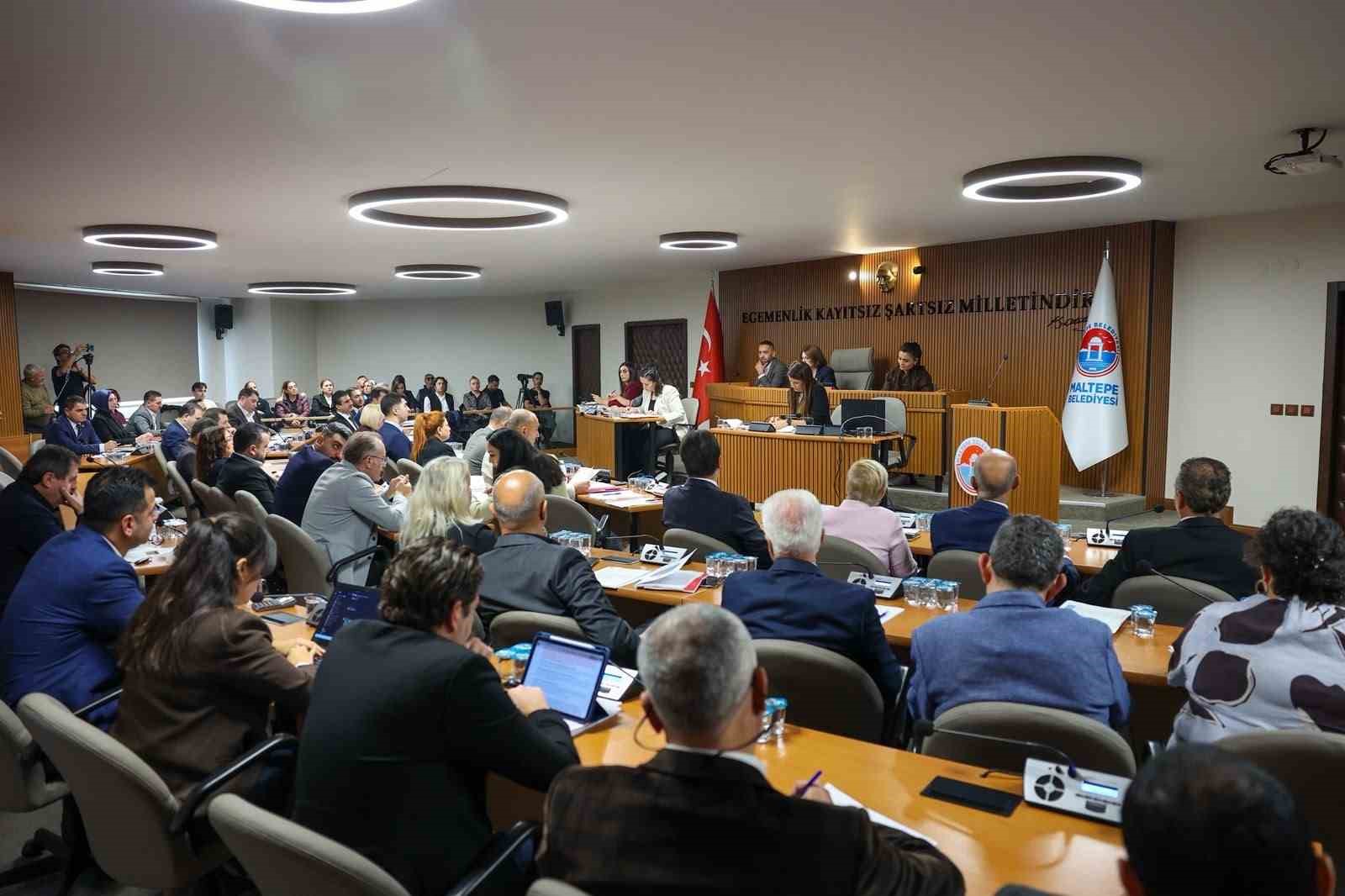 MALTEPE BELEDİYE BAŞKANI MİMAR ESİN KÖYMEN, MALTEPE BELEDİYESİ’NİN 2027 YILI BÜTÇESİNİN TEMELİNDE TOPLUMCU, EŞİTLİKÇİ, KATILIMCI VE KAMUCU BELEDİYECİLİK ANLAYIŞININ BULUNDUĞUNA DİKKAT ÇEKTİ.