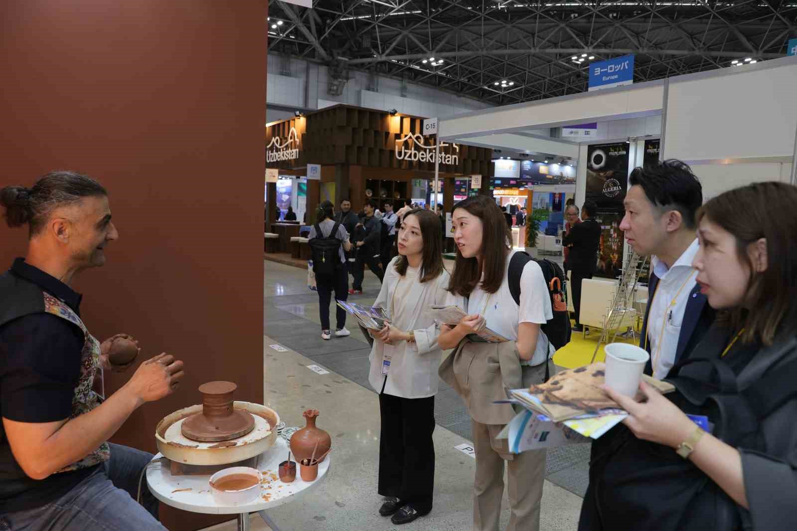 JAPONYA'DA DÜZENLENEN TURİZM EXPO 2026 FUARI'NDA KAPADOKYA'NIN TANITILDIĞI STANT KATILIMCILARDAN YOĞUN İLGİ GÖRDÜ.