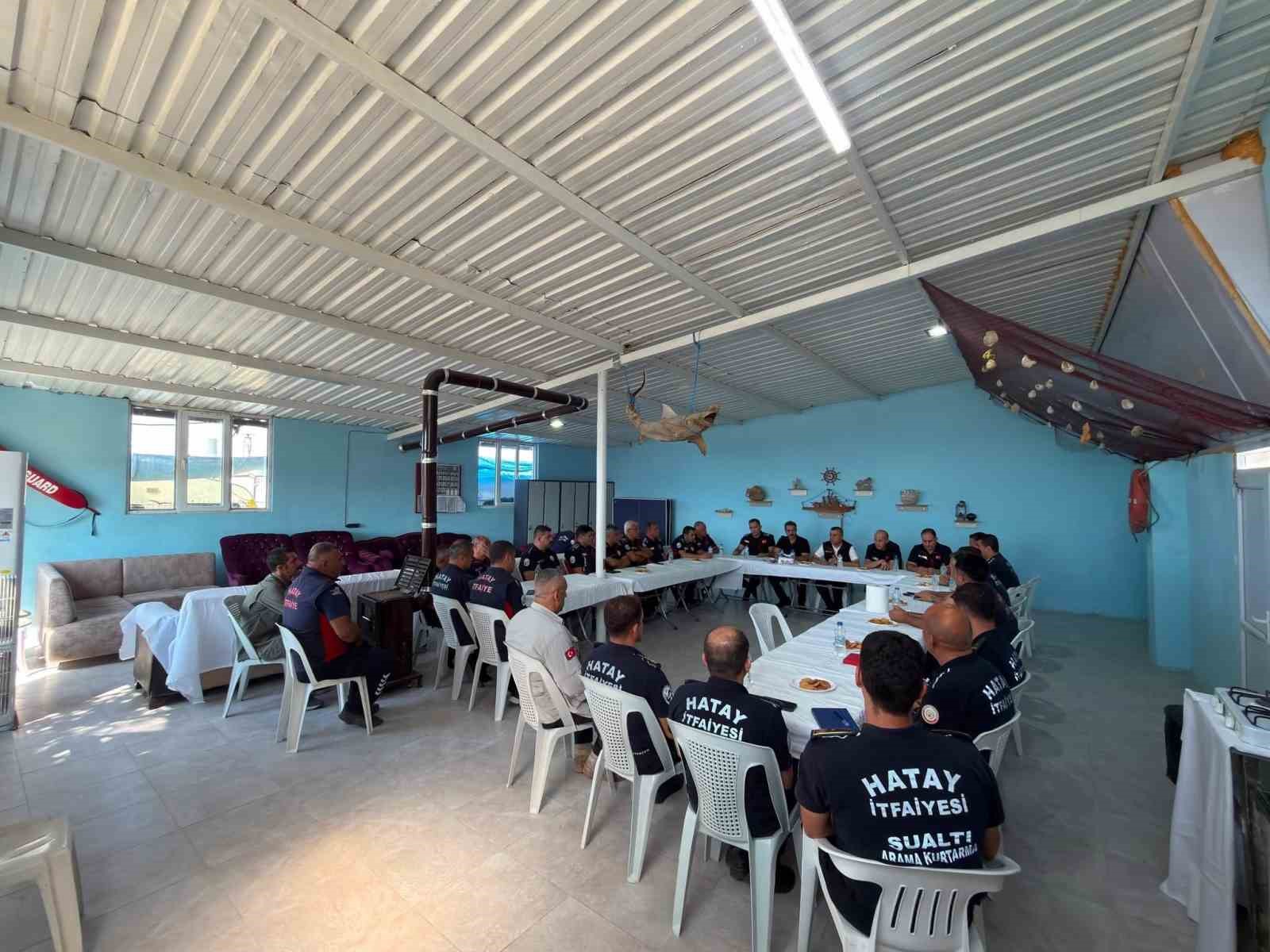 HATAY BÜYÜKŞEHİR BELEDİYESİ EKİPLERİ TARAFINDAN SAMANDAĞ ÇEVLİK MÜFREZESİ’NDE DEĞERLENDİRME TOPLANTISI GERÇEKLEŞTİRİLDİ.