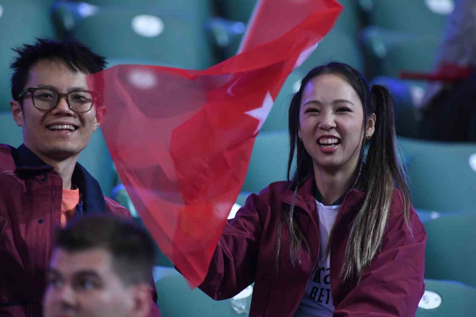 A MİLLİ FUTBOL TAKIMI, UEFA ULUSLAR A LİGİ 1. GRUP İLK MAÇINDA FRANSA İLE KOCAELİ'DE KARŞILAŞIYOR. MÜCADELENİN 15 DAKİKASI GOLSÜZ EŞİTLİKLE GEÇİLDİ.