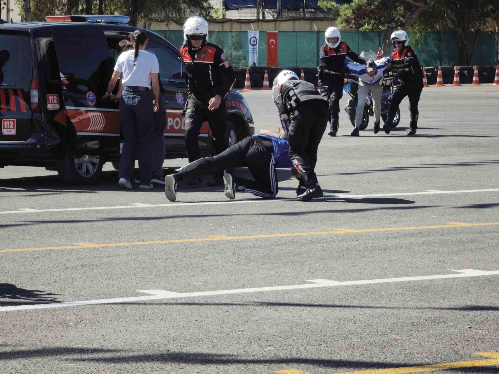 ANKARA İL EMNİYET MÜDÜRLÜĞÜ TARAFINDAN MOTOSİKLETLİ POLİS TİMLERİ'NİN MEZUNİYET TÖRENİ DÜZENLENDİ.