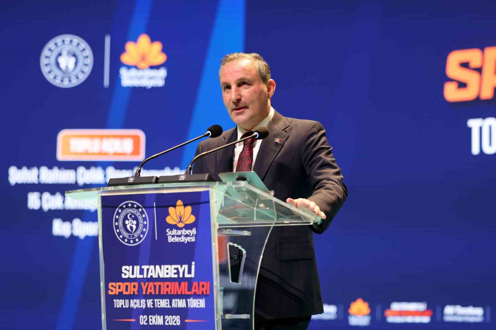 SULTANBEYLİ BELEDİYESİ TARAFINDAN HAYATA GEÇİRİLEN DEV SPOR YATIRIMLARI İÇİN TOPLU AÇILIŞ VE TEMEL ATMA TÖRENİ DÜZENLENDİ