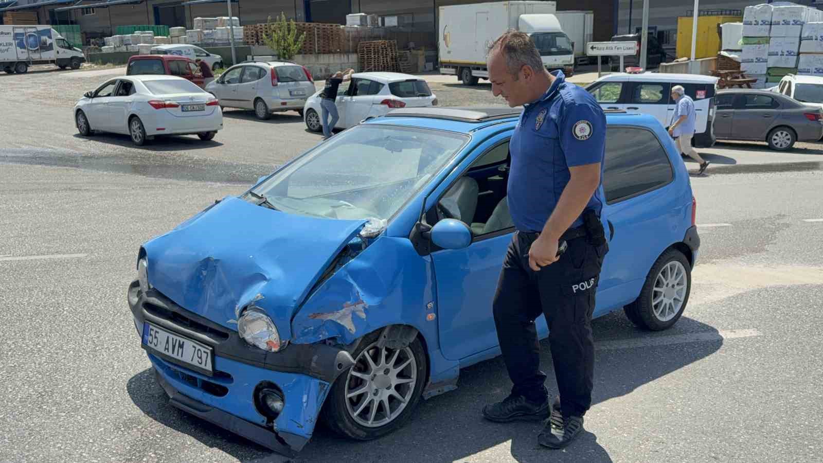 SAMSUN’UN İLKADIM İLÇESİNDE İKİ OTOMOBİLİN KAVŞAKTA ÇARPIŞMASI SONUCU MEYDANA GELEN KAZADA 1 KİŞİ YARALANDI.