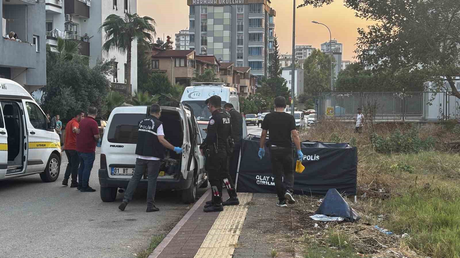 ADANA’DA ALACAK VERECEK MESELESİ YÜZÜNDEN ÇIKAN KAVGADA BİR ŞAHSIN SİLAHLA VURDUĞU İŞ YERİ SAHİBİ HAYATINI KAYBETTİ, EŞİ YARALANDI