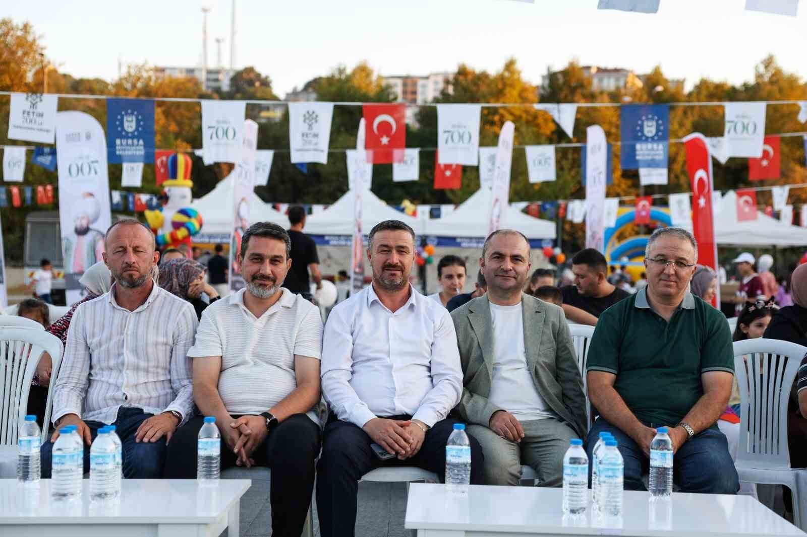 BURSA BÜYÜKŞEHİR BELEDİYESİ, BURSA’NIN FETHİNİN 700’ÜNCÜ YILI ETKİNLİKLERİ ÇERÇEVESİNDE DÜZENLEDİĞİ İLÇE ŞENLİKLERİYLE FETİH COŞKUSUNU MUSTAFAKEMALPAŞA’YA DA TAŞIDI.