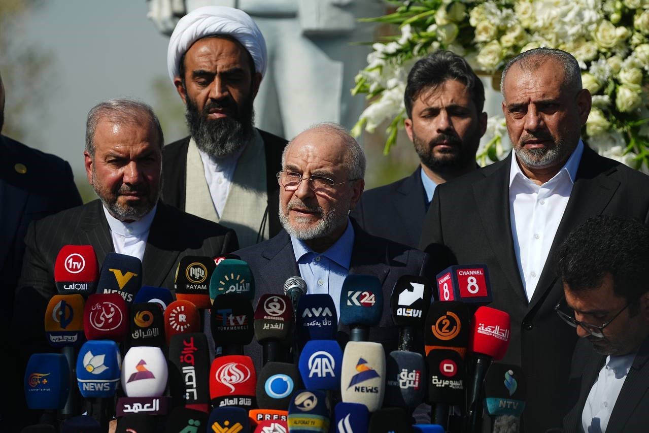 İRAN MECLİS BAŞKANI MUHAMMED BAKIR GALİBAF, ABD GÜÇLERİNİN BÖLGEDEN "ONURLU BİR ŞEKİLDE ÇIKIŞ YOLU" ARADIĞINI, İSRAİL REJİMİNİN İSE BÖLGEDE "ARTIK BİR GELECEĞİNİN OLMADIĞINI" İFADE ETTİ.