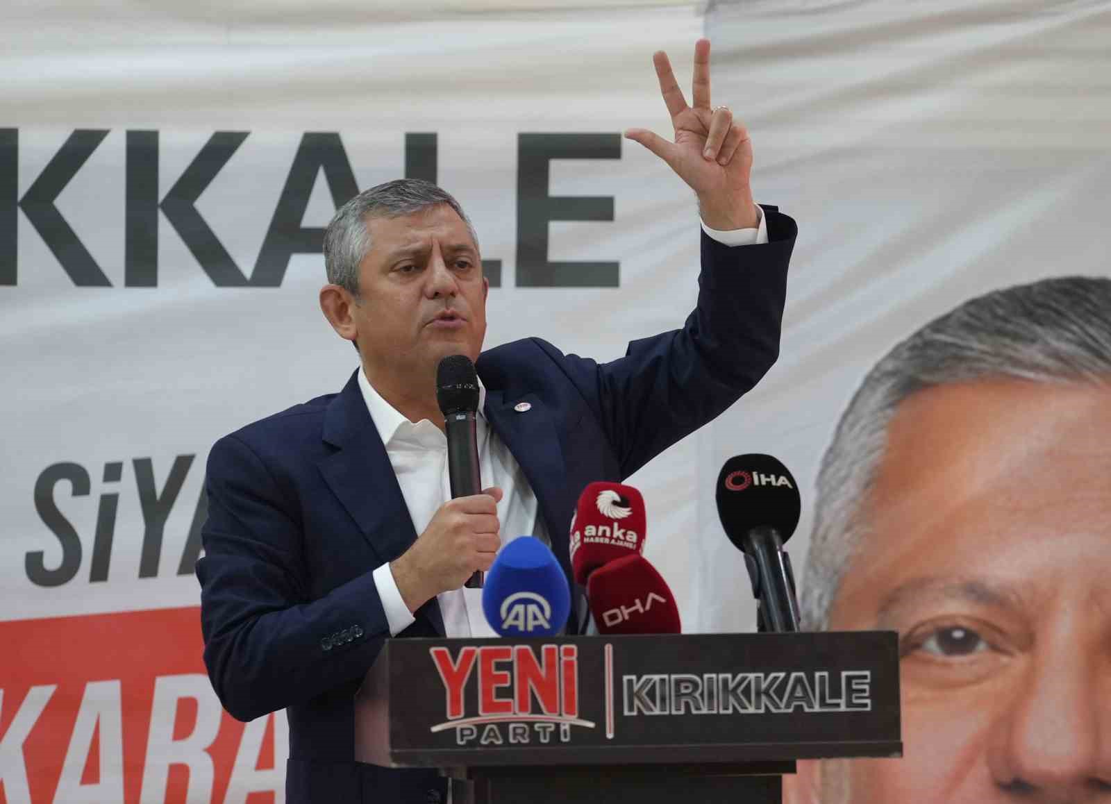 YENİ PARTİ GENEL BAŞKANI ÖZGÜR ÖZEL, KIRIKKALE'DE YAPTIĞI KONUŞMADA, EN GEÇ 15 AY SONRA SEÇİM YAPILACAĞINI ÖNE SÜREREK PARTİLİLERİNE SEÇİM KAMPANYASI İÇİN HAZIRLIK ÇAĞRISINDA BULUNDU.