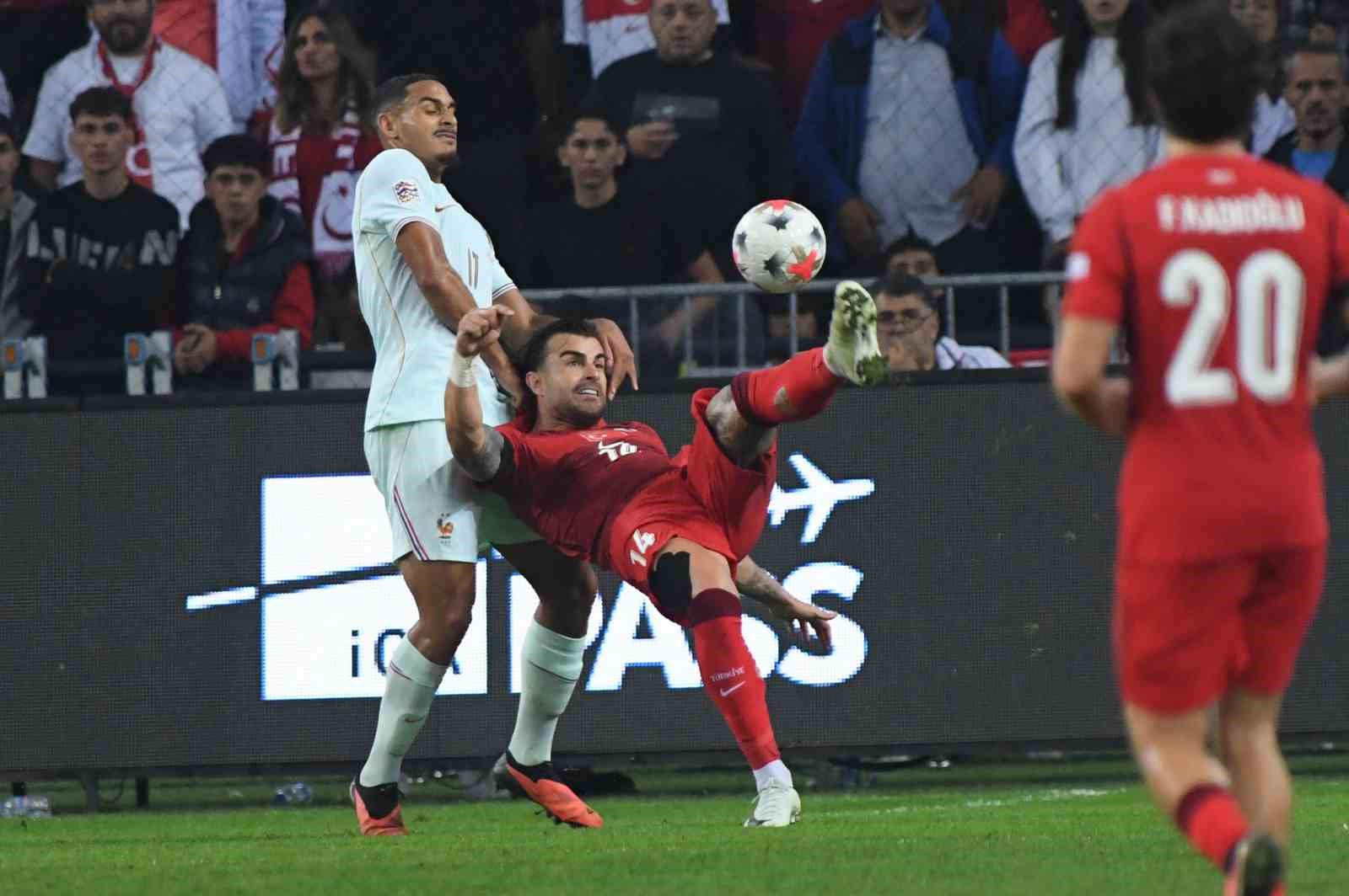 TÜRKİYE A MİLLİ FUTBOL TAKIMI, UEFA ULUSLAR A LİGİ 1. GRUP İLK MAÇINDA KOCAELİ'NDE FRANSA'YA 1-0 MAĞLUP OLDU.