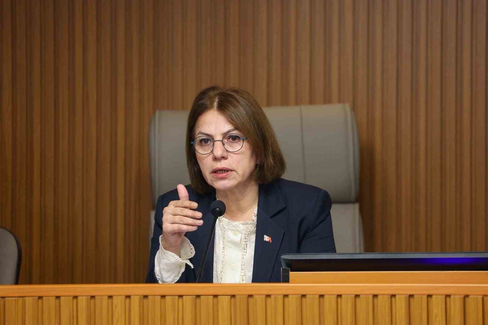 BÜTÇE OYLAMASININ TAMAMLANMASININ ARDINDAN MALTEPE BELEDİYE BAŞKANI ESİN KÖYMEN BİR KONUŞMA YAPTI.