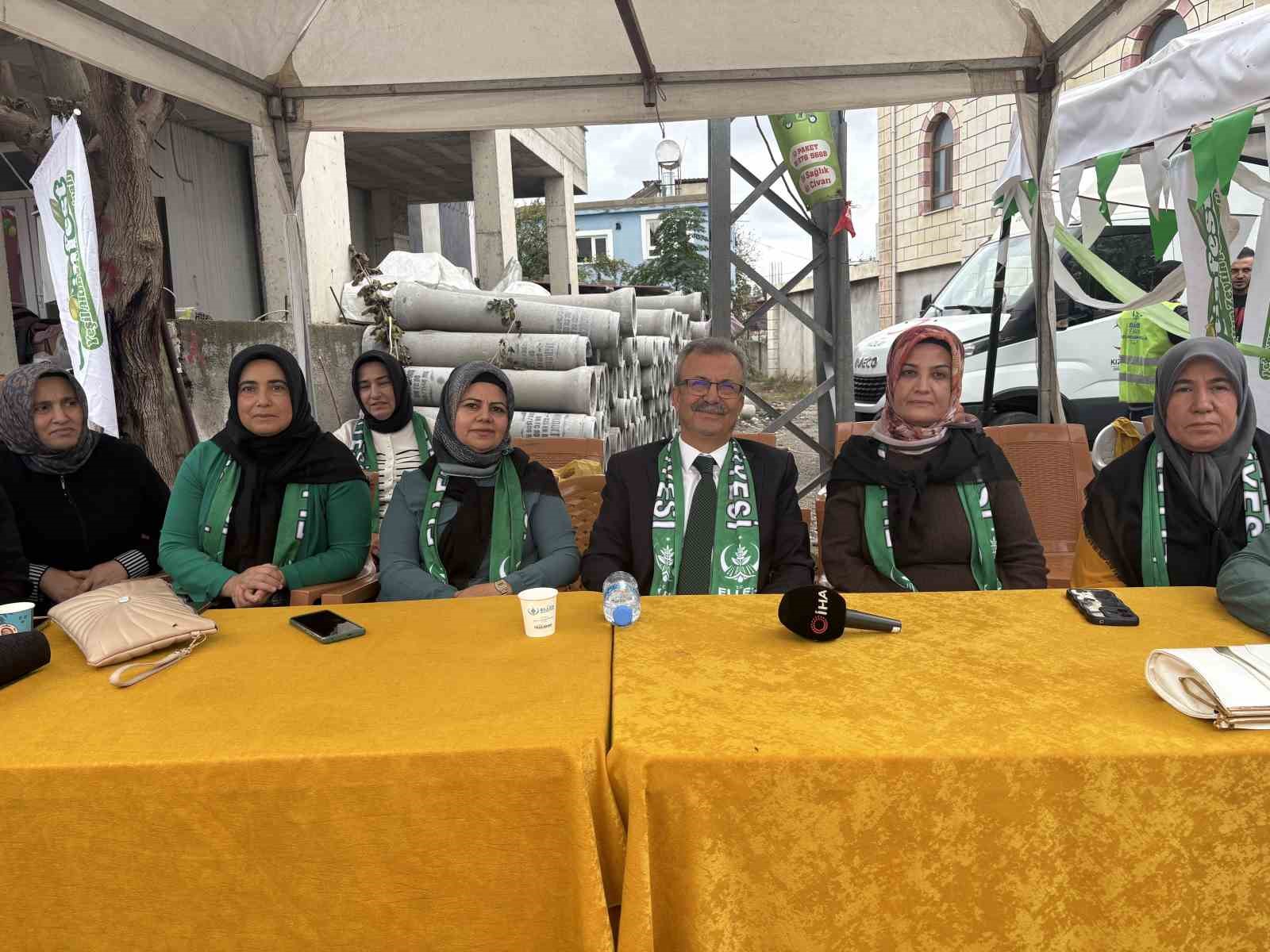 ELLEK BELDESİNDEKİ YÜZÜNCÜ YIL MEYDANI’NDA 3. YEŞİL ALTIN ZEYTİN FESTİVALİ GERÇEKLEŞTİRİLDİ.