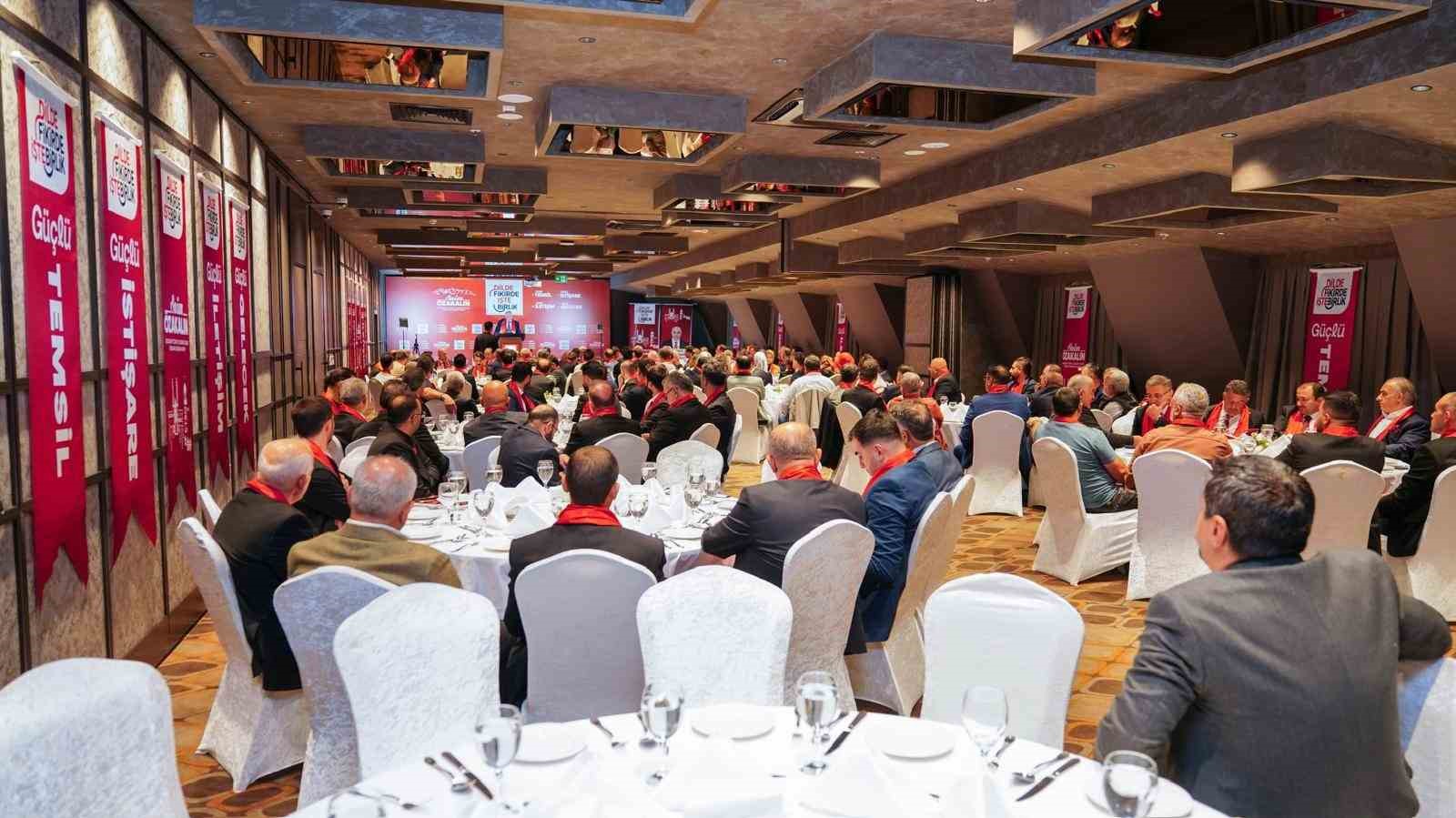 TOBB YÖNETİM KURULU ÜYESİ VE ERZURUM TİCARET VE SANAYİ ODASI (ETSO) YÖNETİM KURULU BAŞKANI SAİM ÖZAKALIN, DÜZENLENEN GENİŞ KATILIMLI MECLİS ÜYESİ VE KOMİTE ÜYESİ ADAYLARI BULUŞMASI'NDA YENİ DÖNEM İÇİN ETSO YÖNETİM KURULU BAŞKANLIĞINA YENİDEN ADAY OLDUĞUNU AÇIKLADI.