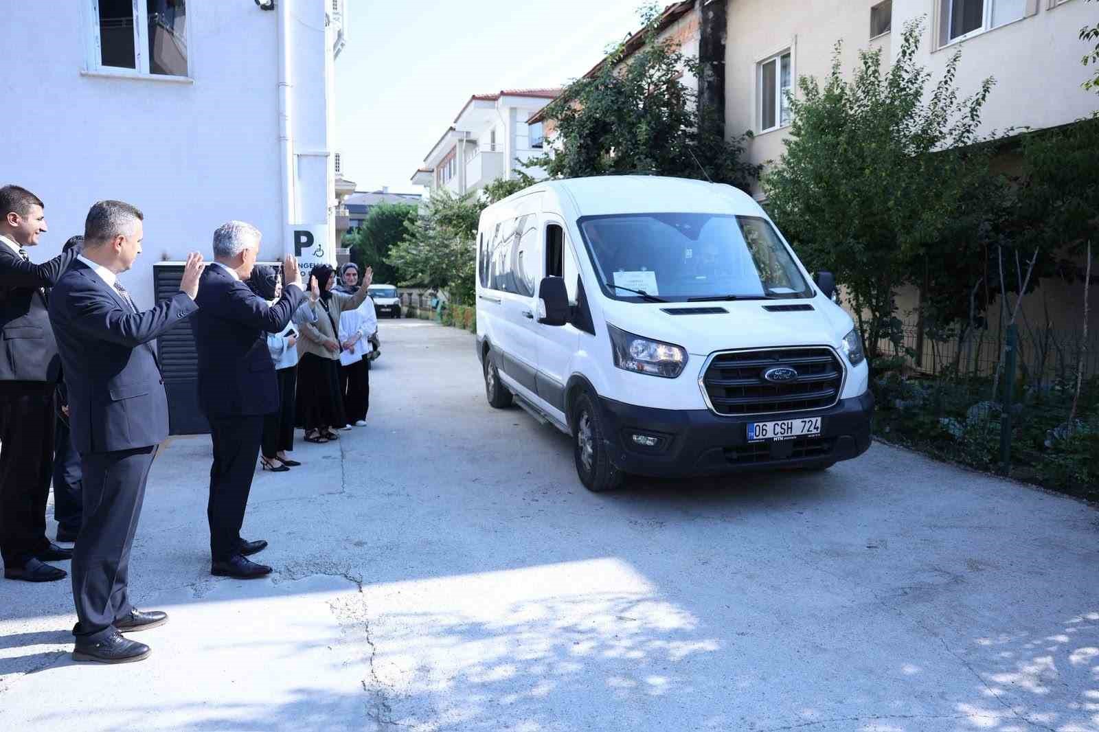 DÜZCE’DE EBEVEYN KAYBI YAŞAMIŞ ÇOCUKLAR, “AZİZ MİLLETİMİZİN EMANETLERİ ECDADIN İZİNDE, DÜŞÜNCENİN ÖZÜNDE” PROJESİ KAPSAMINDA ANKARA VE KONYA’YA UĞURLANDI.