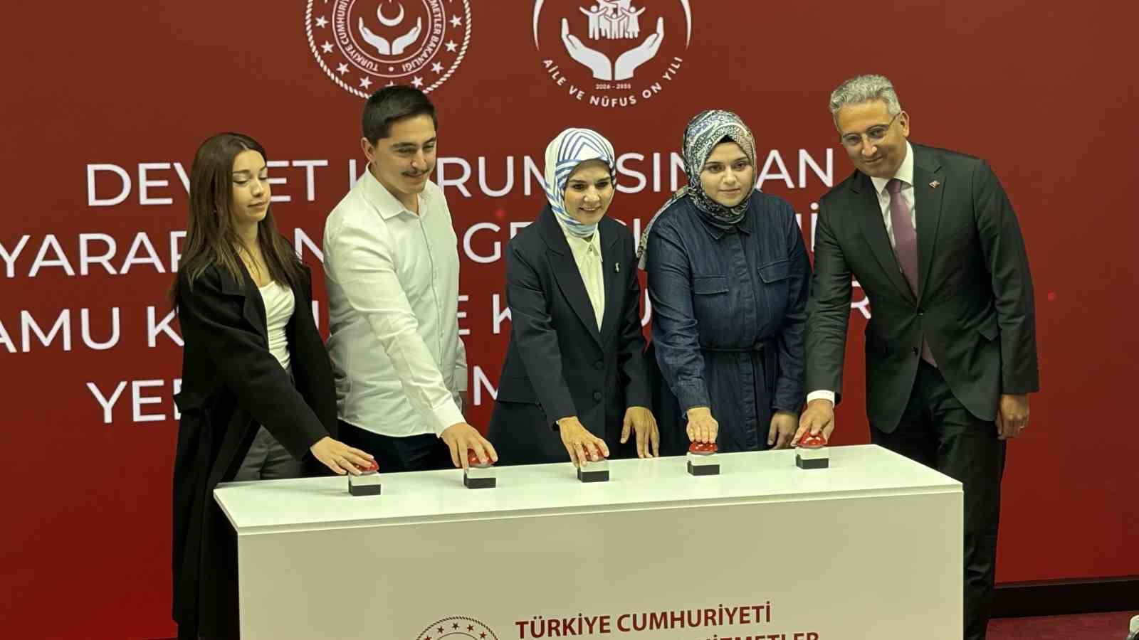 BAKAN GÖKTAŞ, "DEVLET KORUMASINDAN YARARLANMIŞ GENÇLERİMİZİN KAMU KURUM VE KURULUŞLARINA YERLEŞTİRİLMESİ KURA TÖRENİ"NE KATILDI.
