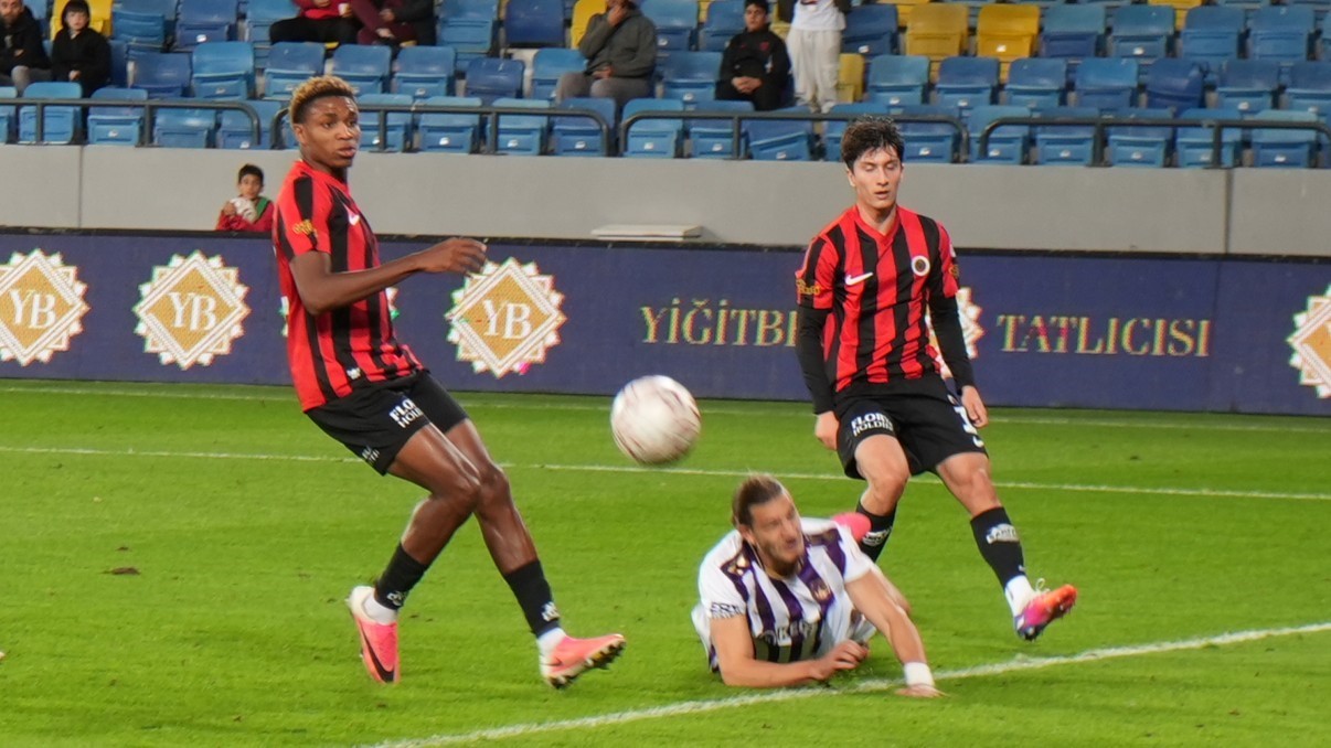 59'UNCUSU DÜZENLENEN TÜRKİYE SPOR YAZARLARI DERNEĞİ (TSYD) KUPASI'NDA ANKARA KEÇİÖRENGÜCÜ, GENÇLERBİRLİĞİ'Nİ 1-0 MAĞLUP EDEREK KUPAYI MÜZESİNE GÖTÜRDÜ.