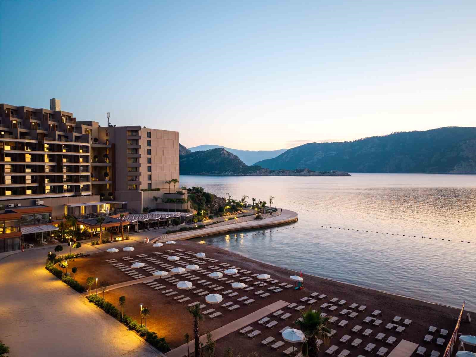 TÜRKİYE’DE TATİL ALIŞKANLIKLARI DEĞİŞİRKEN, YILDA BİRKAÇ HAFTA KULLANILAN YAZLIKLARIN YERİNİ, OTEL KONFORU, EV RAHATLIĞI, ESNEK KULLANIM VE ÖNGÖRÜLEBİLİR MALİYETLERİ BİR ARADA SUNAN YENİ NESİL "TATİL EVİ" MODELİ ALMAYA BAŞLADI.