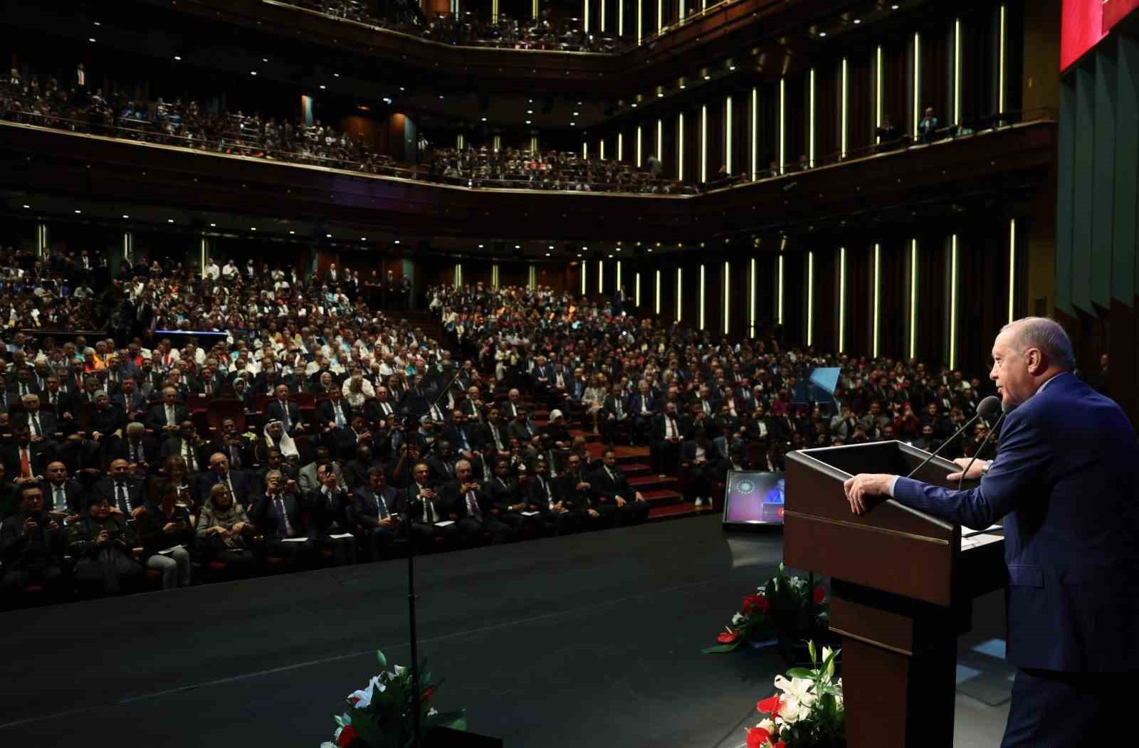 YÜKSEKÖĞRETİM KURULU (YÖK) 2026-2027 AKADEMİK YILI AÇILIŞ TÖRENİ, CUMHURBAŞKANI RECEP TAYYİP ERDOĞAN’IN TEŞRİFLERİYLE, YÜKSEKÖĞRETİM KURULUNUN (YÖK) EV SAHİPLİĞİNDE CUMHURBAŞKANLIĞI KÜLLİYESİ BEŞTEPE MİLLET KONGRE VE KÜLTÜR MERKEZİNDE GERÇEKLEŞTİRİLDİ.