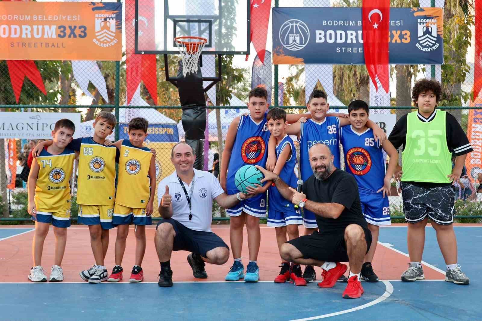 TURGUTREİS’TE BASKETBOL ŞÖLENİ BAŞLADI: ŞAMPİYONLUK İÇİN 56 TAKIM SAHAYA ÇIKTI