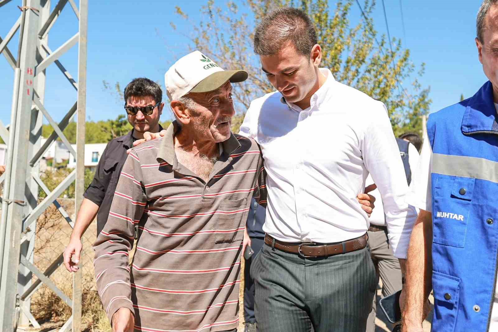 MANDALİNCİ ÇAMARASI VE KUMKÖY’DE SAHAYA İNDİ: TALEPLERİ YERİNDE DİNLEDİ