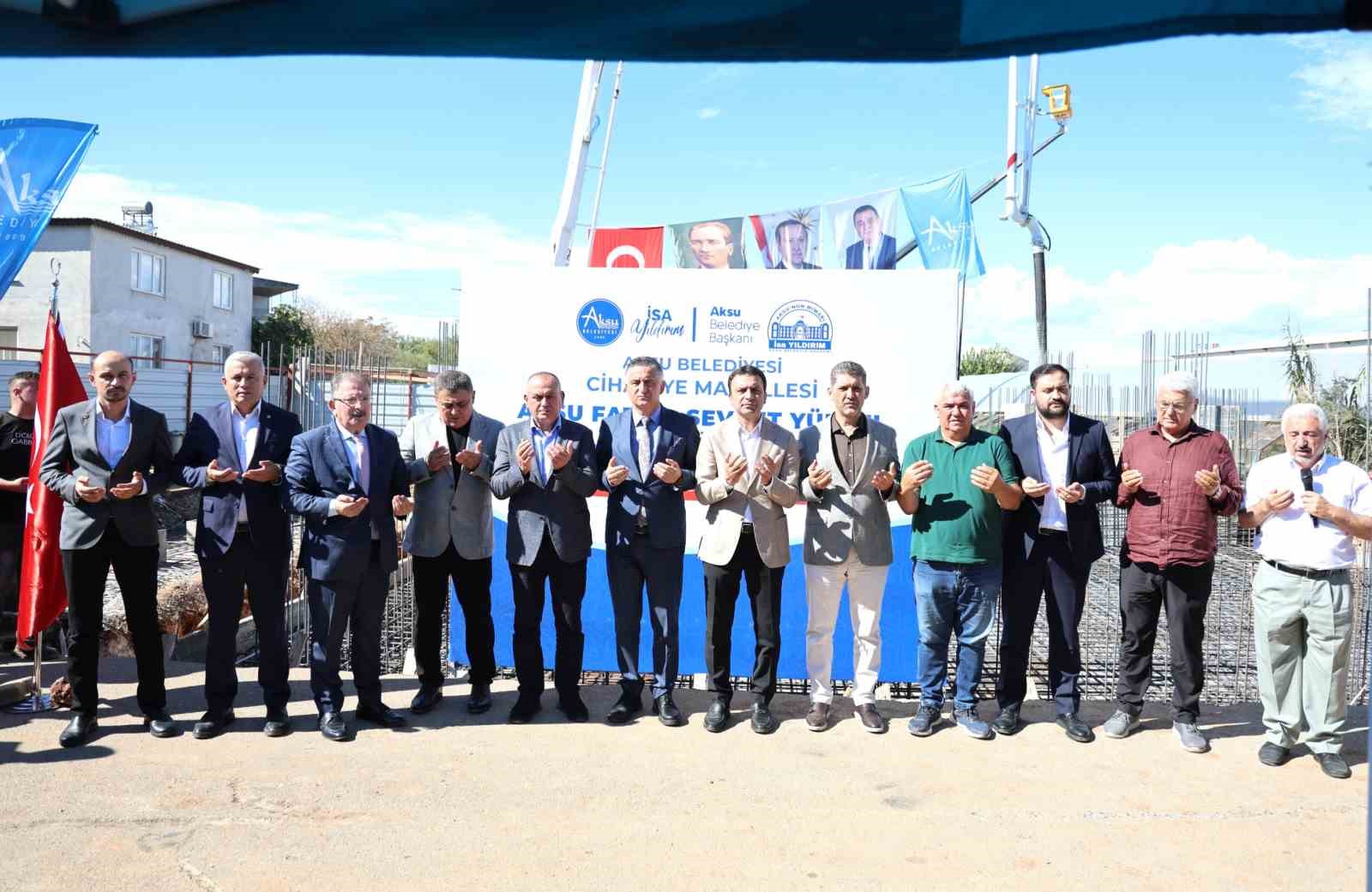 AKSU’DA VATANDAŞLARIN SAĞLIK HİZMETLERİNE DAHA HIZLI VE KOLAY ULAŞABİLMESİ AMACIYLA CİHADİYE MAHALLESİ’NE KAZANDIRILACAK AKSU FATMA-ŞEVKET YÜKSEL AİLE SAĞLIĞI MERKEZİ’NİN TEMELİ DÜZENLENEN TÖRENLE ATILDI.