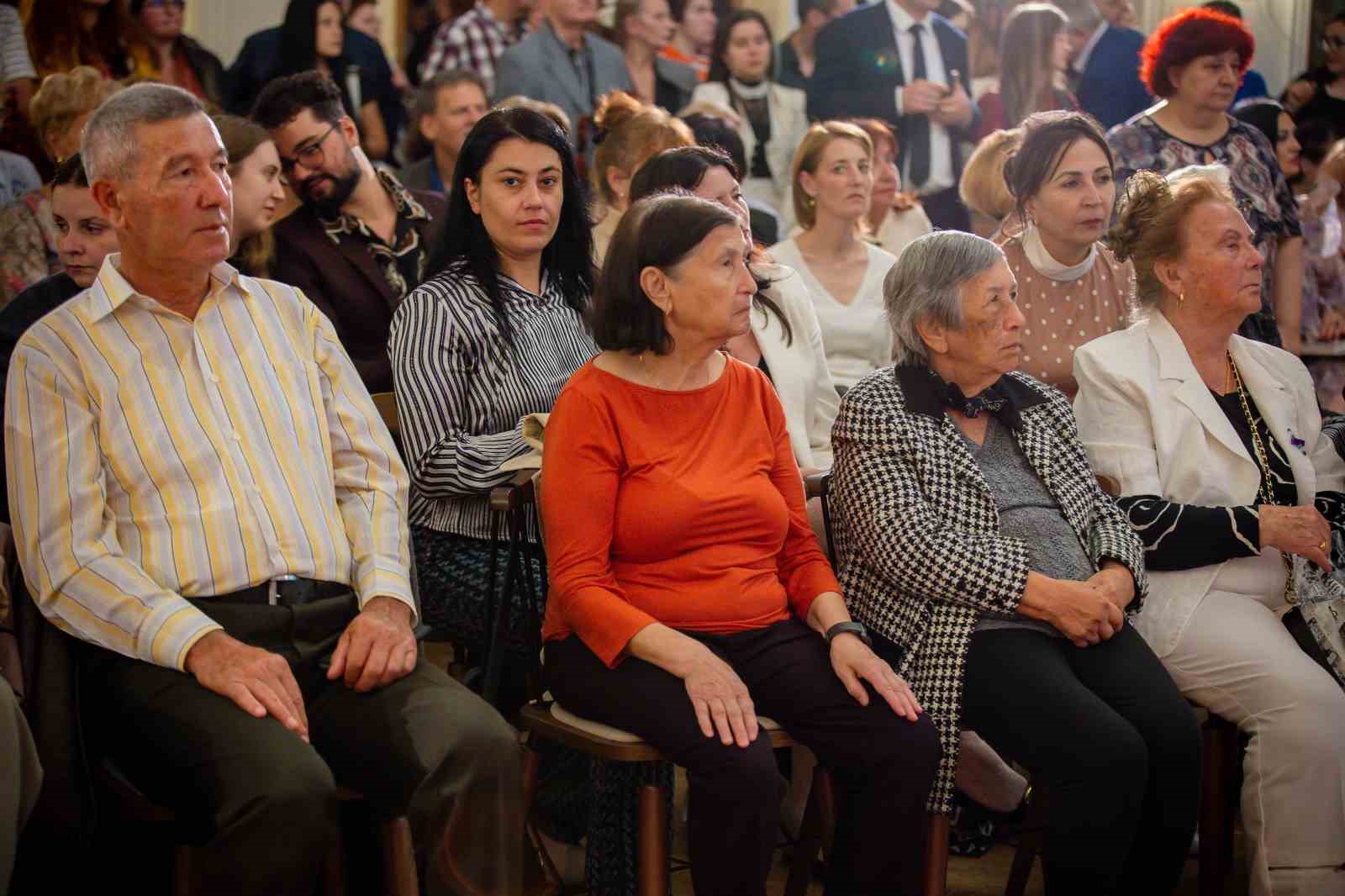 ROMANYA’DAKİ TÜRK VE TATAR TÜRKÜ TOPLUMLARININ 700 YILI AŞAN TARİHÎ VE KÜLTÜREL YOLCULUĞU, 1812 BÜKREŞ ANLAŞMASI’NIN İMZALANDIĞI MANUK HAN’DA DÜZENLENEN PROGRAMLA YENİDEN GÜNDEME TAŞINDI.