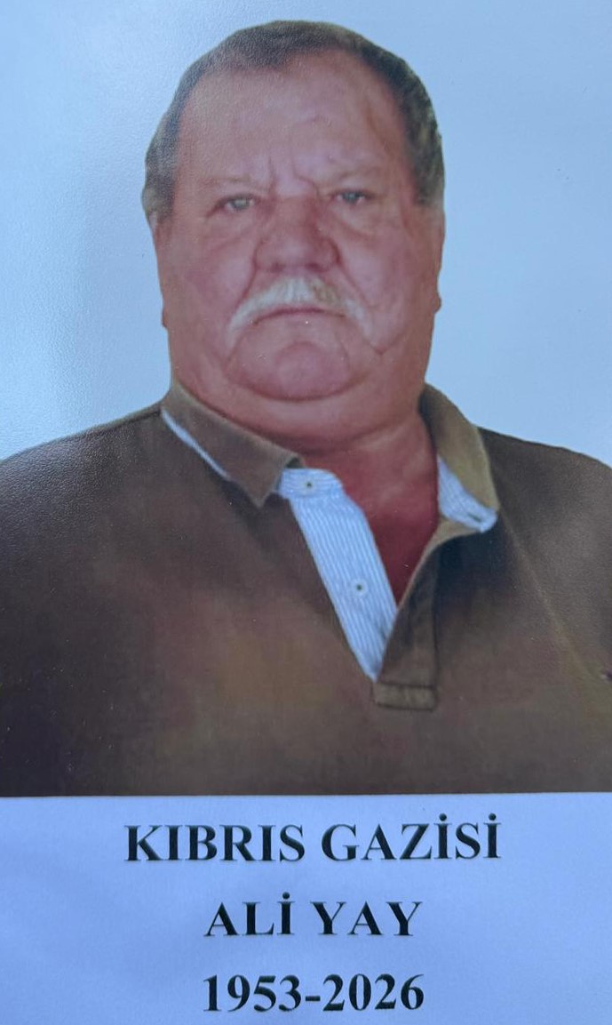 İZMİR'İN KARABURUN İLÇESİNDE VEFAT EDEN 73 YAŞINDAKİ KIBRIS GAZİSİ ALİ YAY, DÜZENLENEN ASKERİ TÖRENLE SON YOLCULUĞUNA UĞURLANDI.