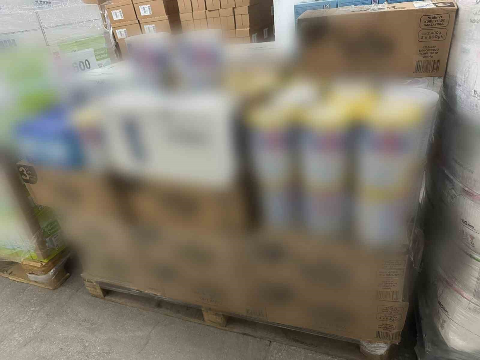ANKARA’DA, RUHSATSIZ FAALİYET GÖSTERDİĞİ TESPİT EDİLEN TESİSE DÜZENLENEN OPERASYONDA, PİYASAYA SÜRÜLMEK ÜZERE HAZIRLANAN TOPLAM 49 BİN 314 ADET BEBEK GIDA VE BAKIM ÜRÜNÜ ELE GEÇİRİLDİ.