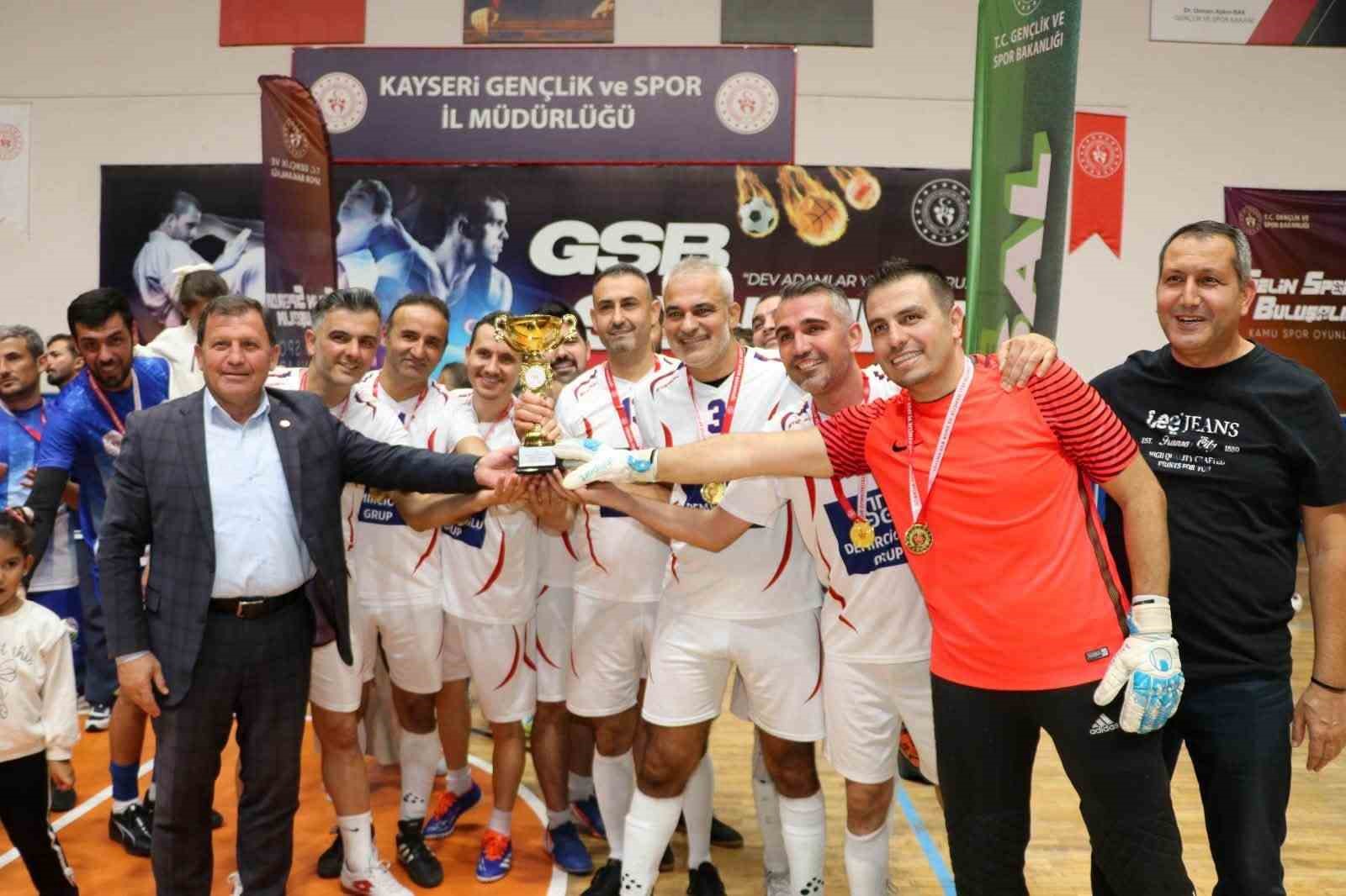 KAYSERİ’DE KAMU ÇALIŞANLARINI SPORUN BİRLEŞTİRİCİ GÜCÜ ETRAFINDA BULUŞTURAN KAMU SPOR OYUNLARI İL BİRİNCİLİĞİ MÜSABAKALARI SONA ERDİ.