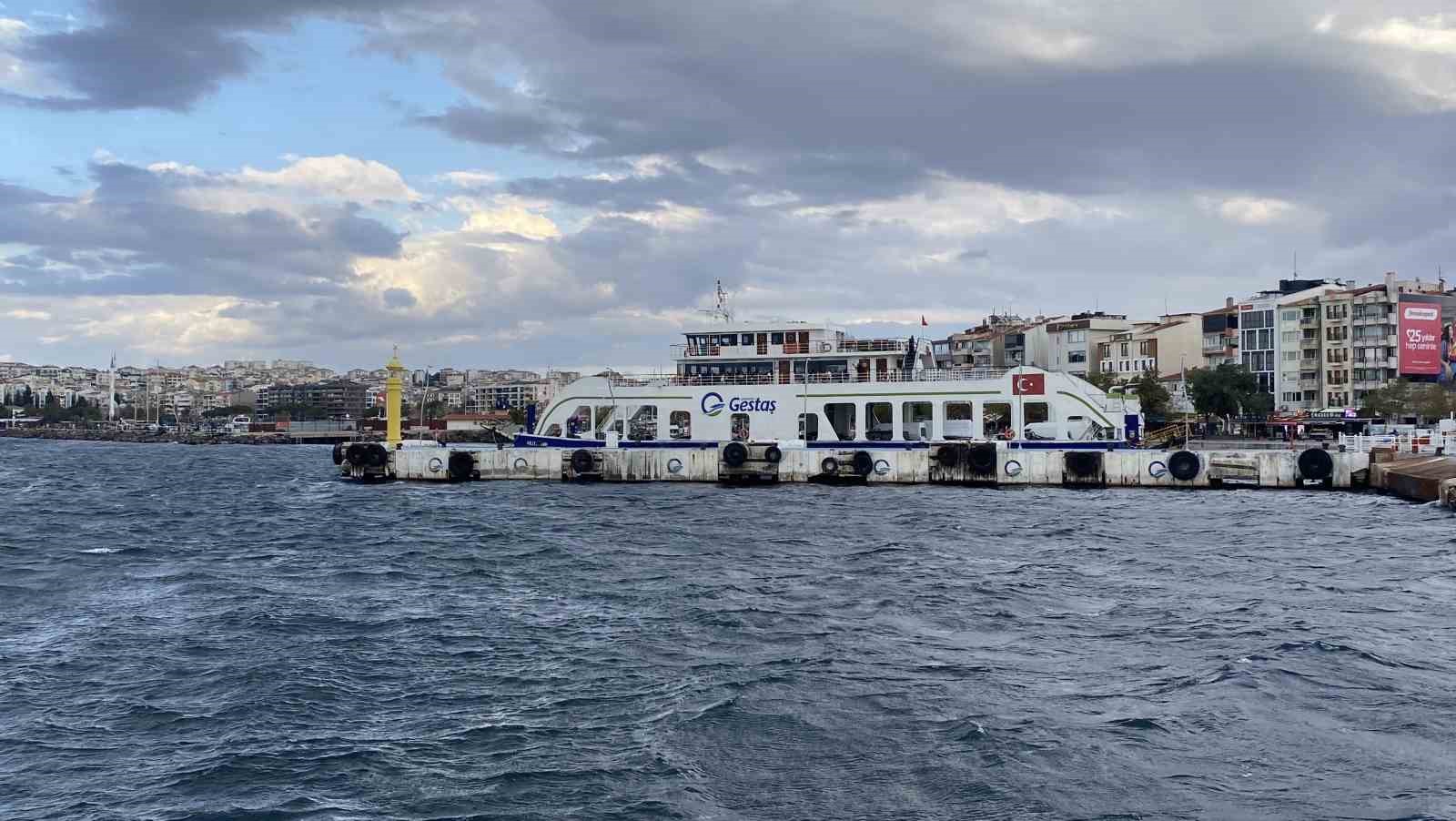 ÇANAKKALE’NİN KUZEY EGE DENİZİ’NDEKİ BOZCAADA VE GÖKÇEADA İLÇELERİNE YARIN YAPILMASI PLANLANAN BAZI FERİBOT SEFERLERİ OLUMSUZ HAVA ŞARTLARI NEDENİYLE İPTAL EDİLDİ.