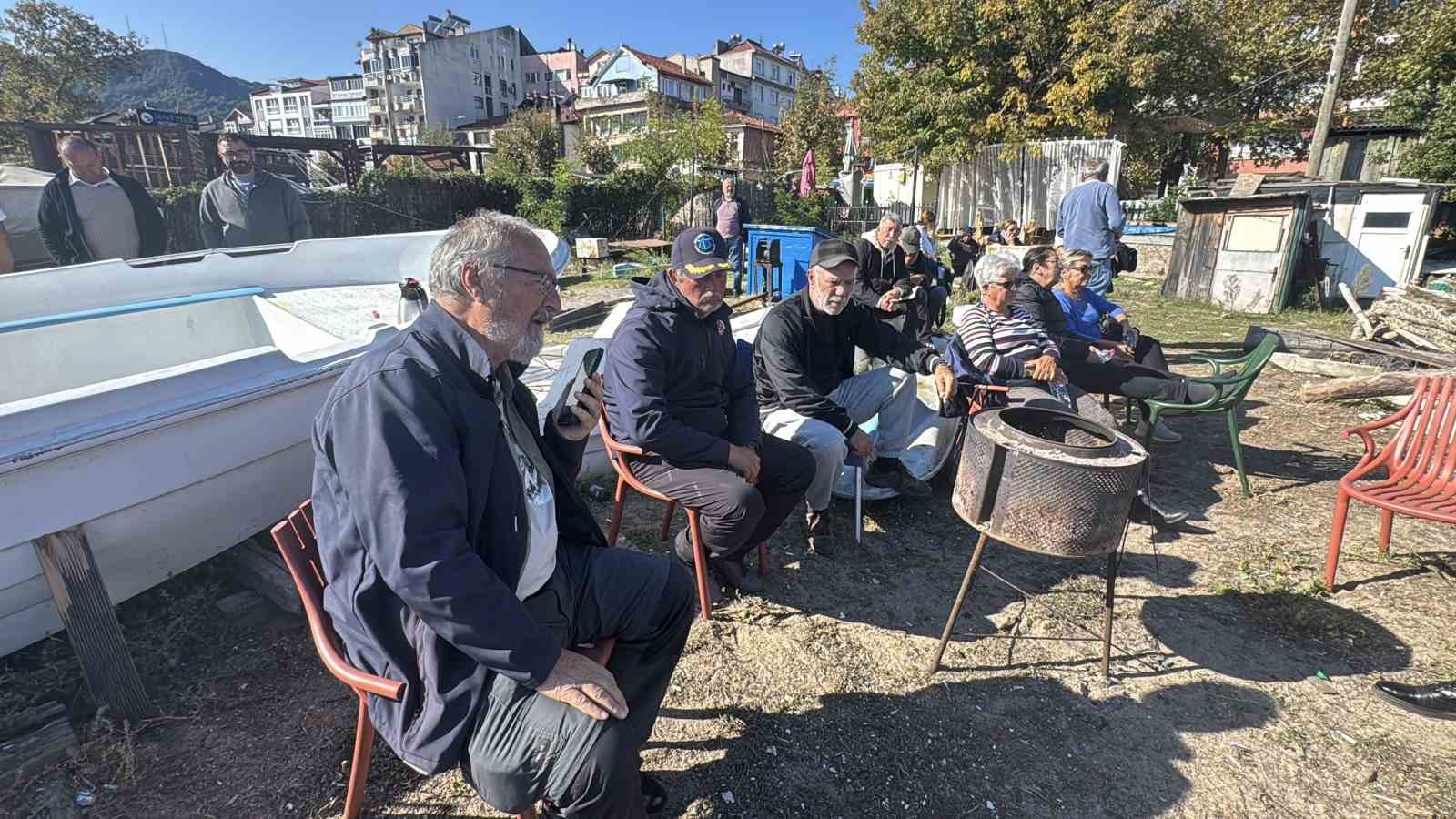 BARTIN’IN AMASRA İLÇESİNDE BALIK TUTMAK İÇİN KENDİ TEKNESİYLE DENİZE AÇILAN 43 YAŞINDAKİ MADEN İŞÇİSİ İLKER MIZRAP’TAN, EŞİNE GÖNDERDİĞİ "BALIKLARI TUTTUM, GELİYORUM" MESAJININ ARDINDAN BİR DAHA HABER ALINAMADI.