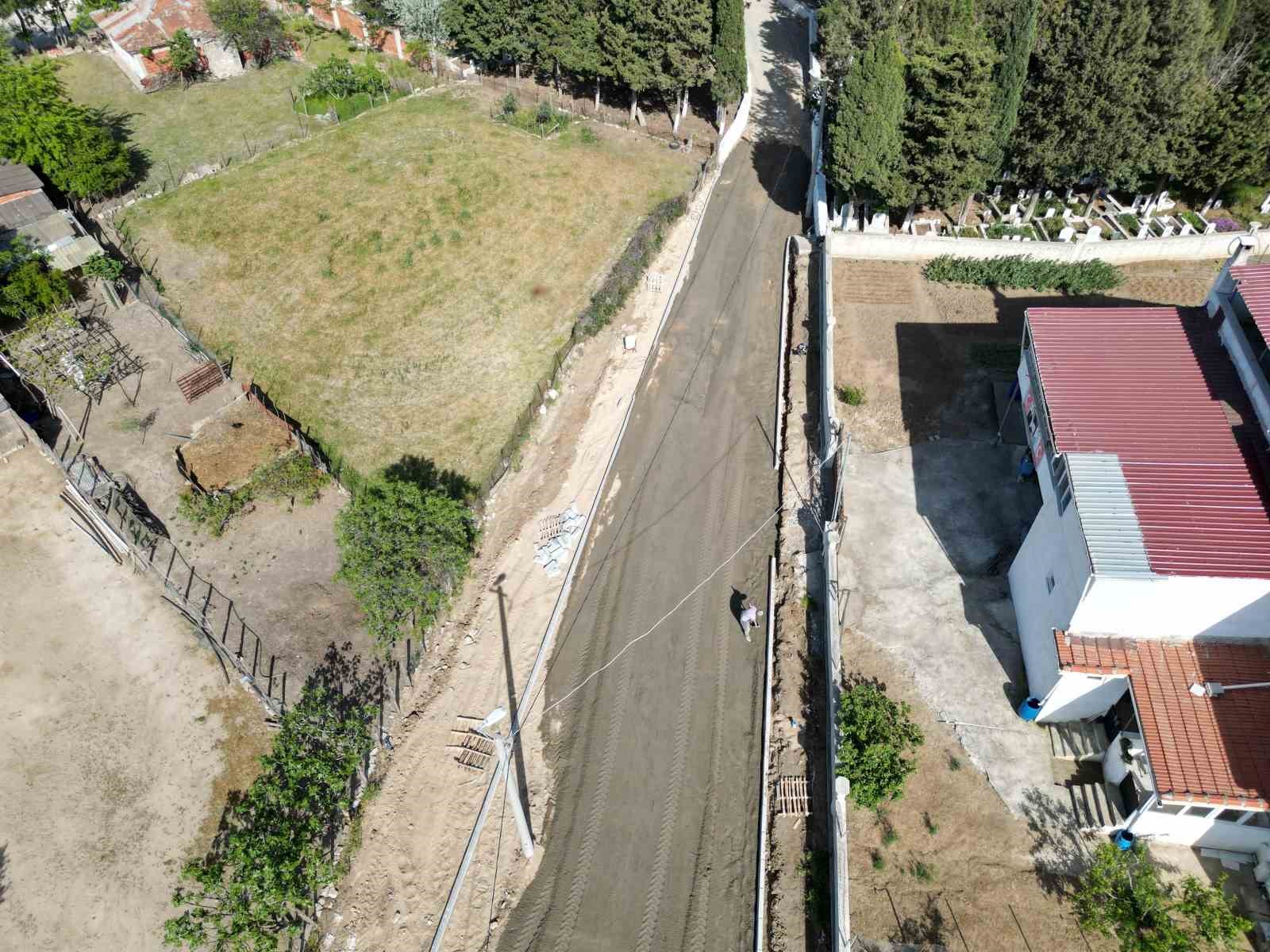 KARABİGA BELEDİYE BAŞKANI AHMET ELBİ, KARABİGA BELDESİNDE KÖY VE MAHALLE MUHTARLARIYLA BİR ARAYA GELDİĞİ TOPLANTIDA, KARABİGA'YA 7 YILDA YAPILAN YATIRIMLARI VE DEVAM EDEN ÇALIŞMALARI ANLATTI. (ARŞİV FOTO)