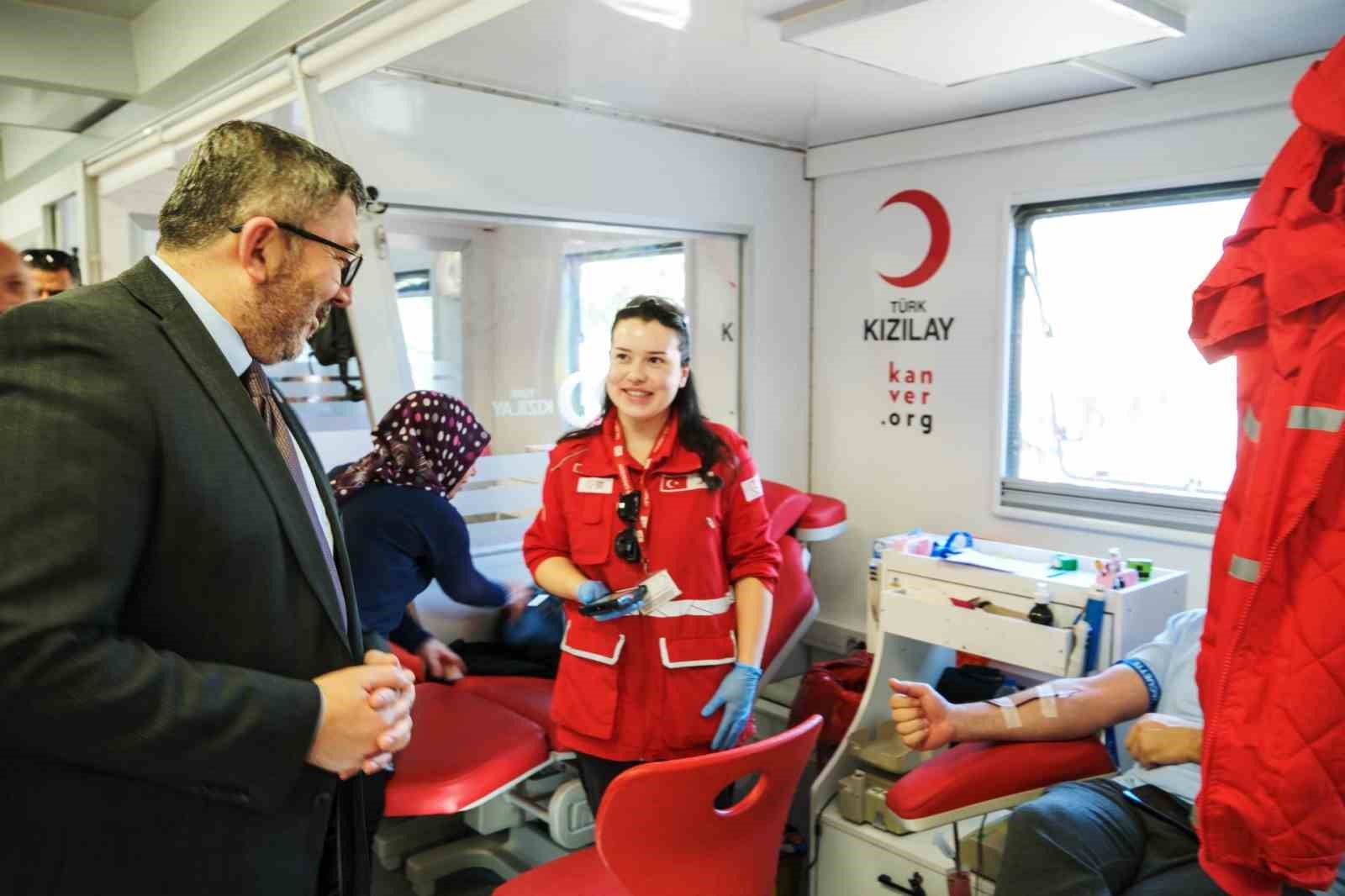 BŞEÜ’DE BİR GÜNDE 107 ÜNİTE KAN BAĞIŞIYLA REKOR KIRILDI