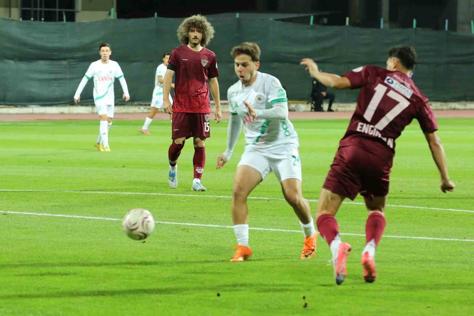 TFF 2. LİG BEYAZ GRUP 5. HAFTA MAÇINDA ISPARTA 32 SPOR, KONUK ETTİĞİ HATAYSPOR’U 1-0 MAĞLUP ETTİ.