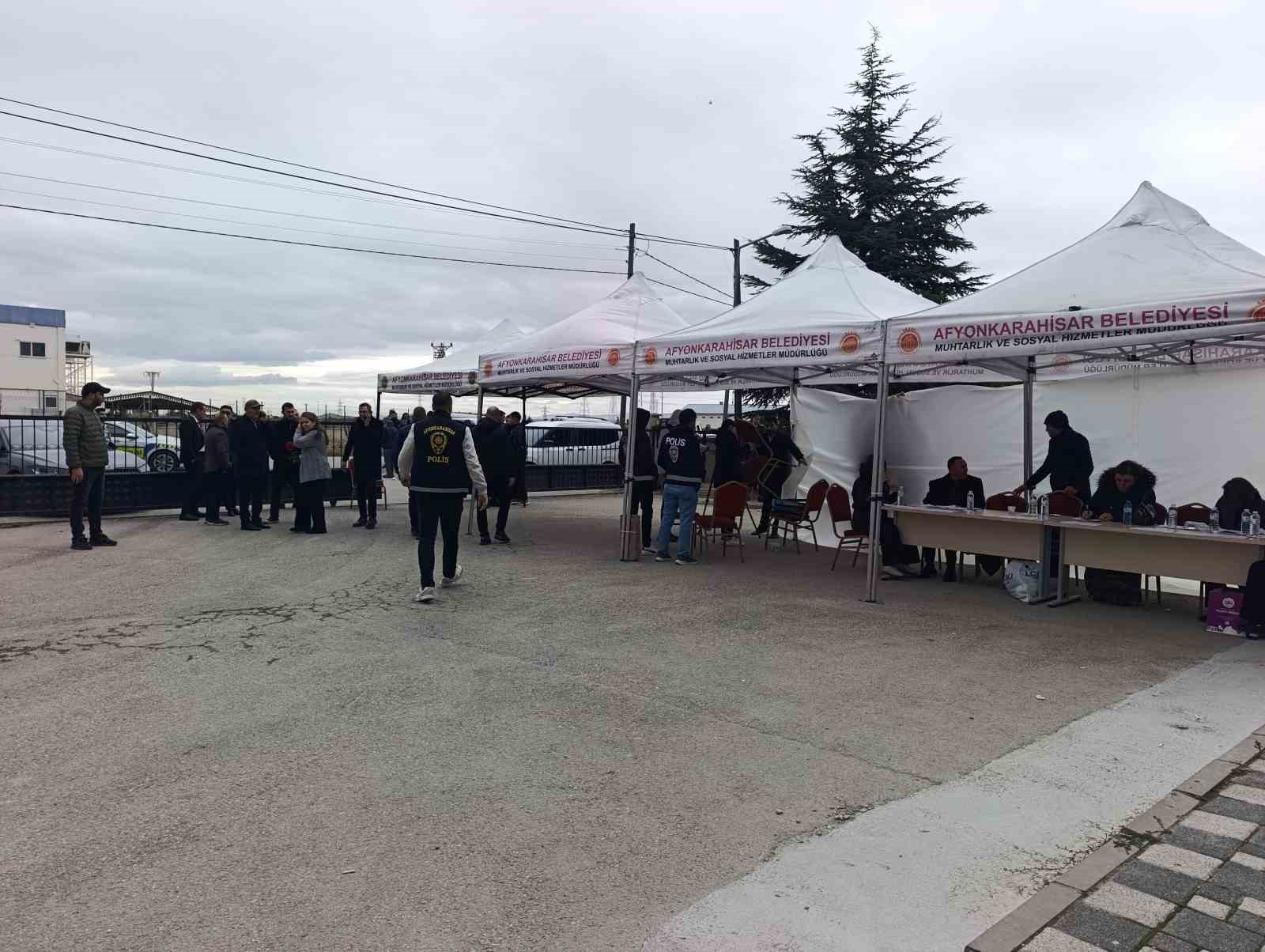 AFYONKARAHİSAR TİCARET BORSASI'NIN (ATB) OLAĞAN GENEL KURULU BAŞLADI. SEÇİMLİ GENEL KURULDA İKİ ADAY YARIŞIYOR.