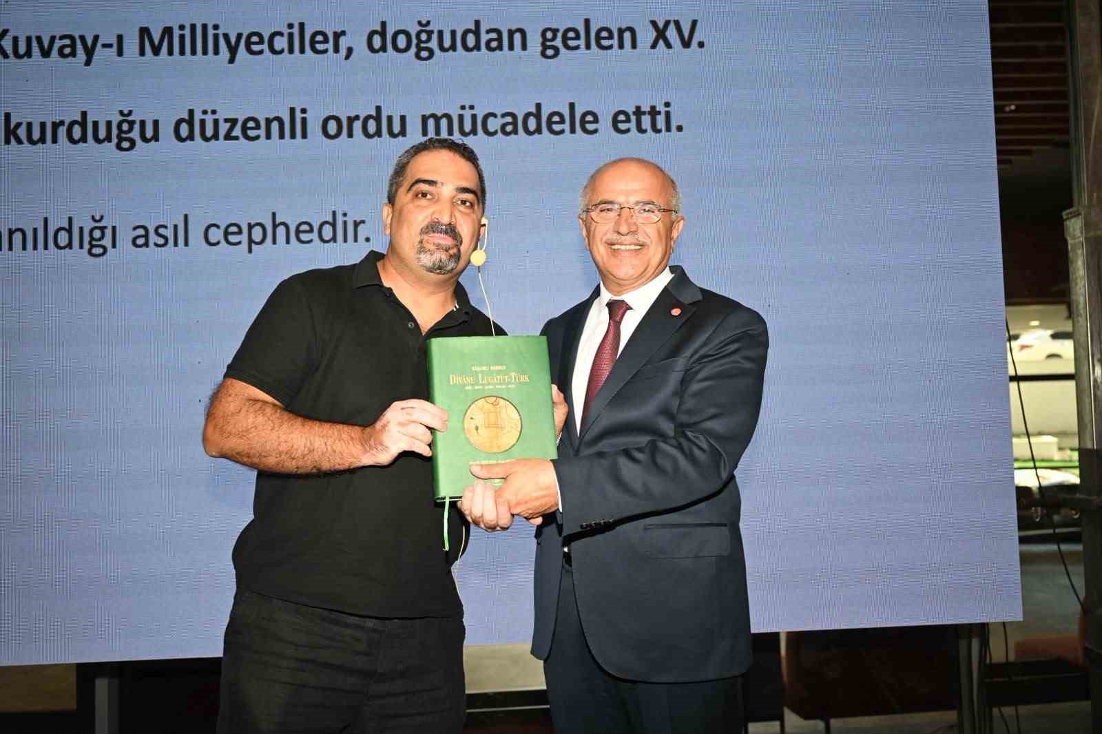 BAŞKAN ER: "GENÇLERİMİZİN GELECEĞİNİ İNŞA EDİYORUZ"