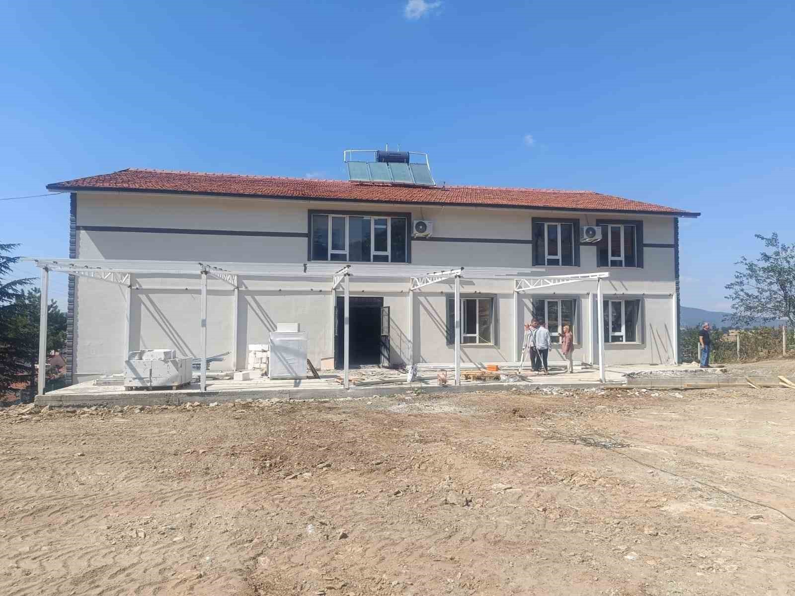 YILLARDIR ATIL DURUMDAKİ BİNA YENİDEN HAYAT BULUYOR