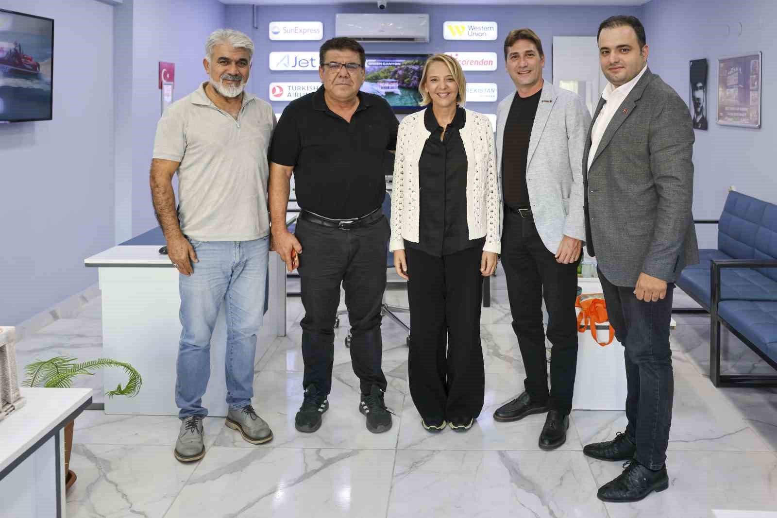 ATSO BAŞKAN ADAYI HATİCE ÖZ ZİYARETLERİNİ SÜRDÜRDÜ