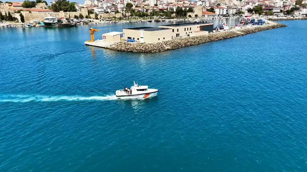 SİNOP’TA BOĞULMA VAKALARININ ÖNLENMESİ VE VATANDAŞLARIN CAN GÜVENLİĞİNİN SAĞLANMASI AMACIYLA PLAJ VE KIYILARDA DEVRİYE VE DENETİM ÇALIŞMALARI ARALIKSIZ SÜRDÜRÜLÜYOR.