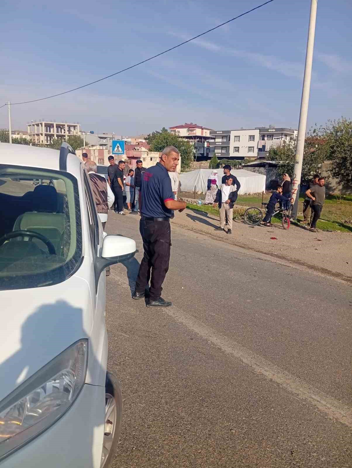 KURTALAN’DA OTOMOBİL İLE HAFİF TİCARİ ARAÇ ÇARPIŞTI 3 KİŞİ YARALANDI.