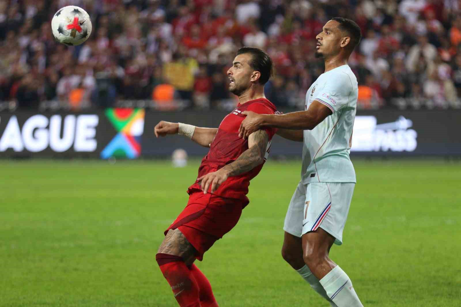 TÜRKİYE A MİLLİ FUTBOL TAKIMI, UEFA ULUSLAR A LİGİ 1. GRUP İLK MAÇINDA KOCAELİ'NDE FRANSA'YA 1-0 MAĞLUP OLDU.