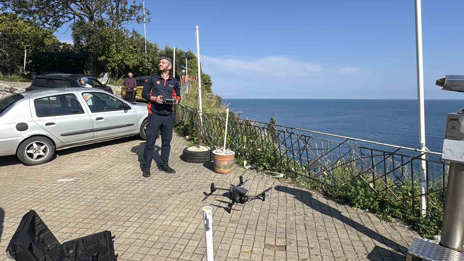 BARTIN'IN AMASRA İLÇESİ AÇIKLARINDA BALIK TUTMAK AMACIYLA DENİZE AÇILAN MADEN İŞÇİSİNİ ARAMA ÇALIŞMALARI İKİ GÜNDÜR SÜRÜYOR.