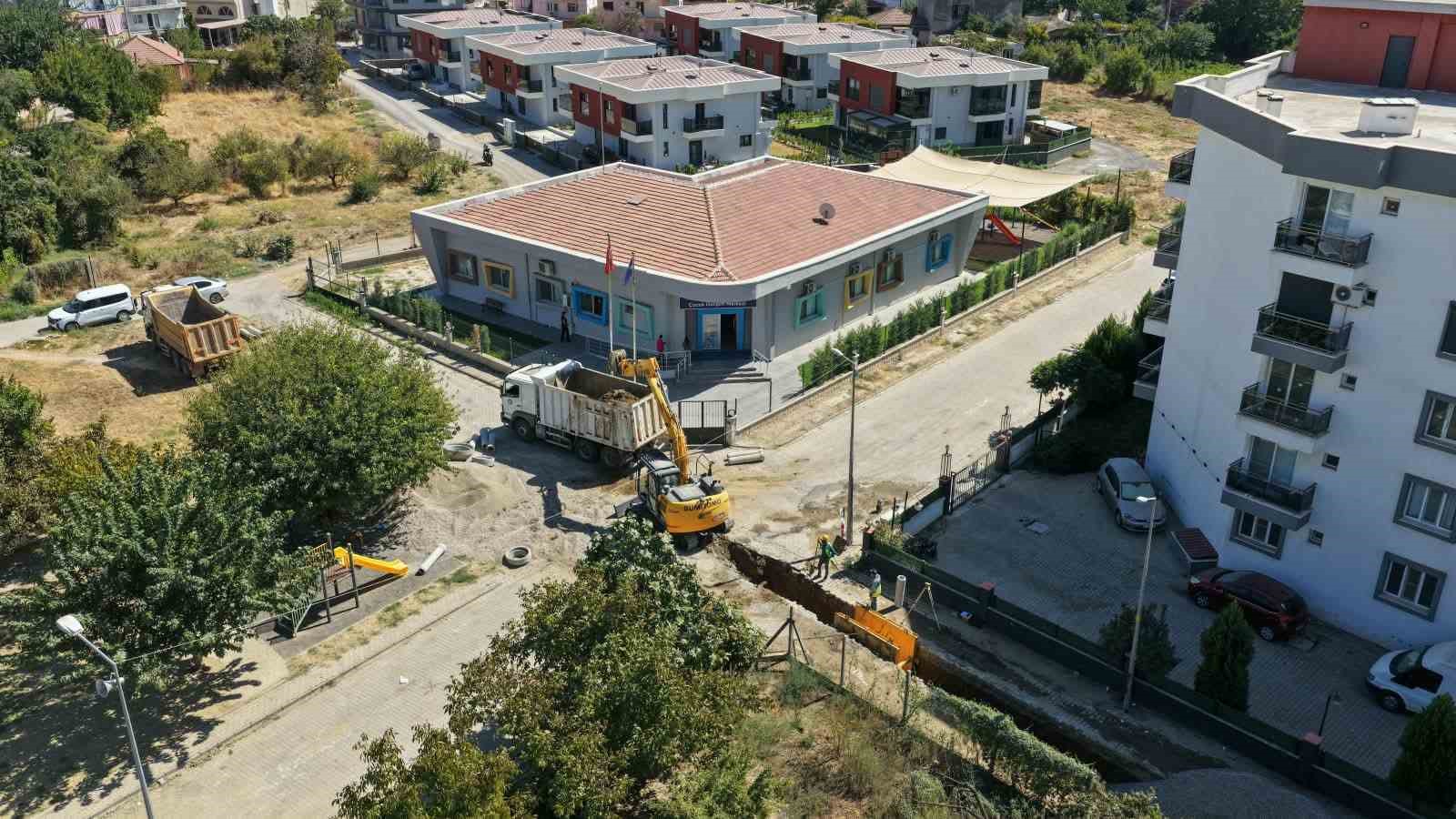 AYDIN’IN İNCİRLİOVA İLÇESİNE BAĞLI SANDIKLI MAHALLESİ’NE 1,3 MİLYAR LİRALIK YATIRIM KAPSAMINDA 38 BİN 800 METRE KANALİZASYON VE 9 BİN 900 METRE YAĞMUR SUYU HATTI YAPILACAK.