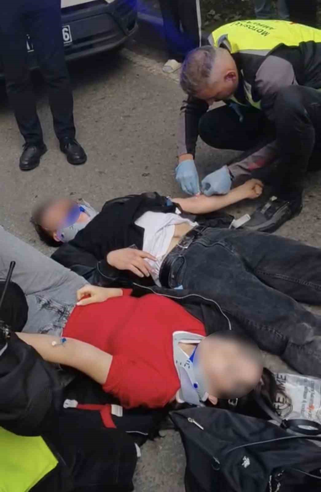 SAMSUN'DA SEYİR HALİNDEKİ MOTOSİKLETİN HAFİF TİCARİ ARACA ÇARPMASI SONUCU MEYDANA GELEN TRAFİK KAZASINDA MOTOSİKLET ÜZERİNDE BULUNAN 2 KİŞİ YARALANDI.