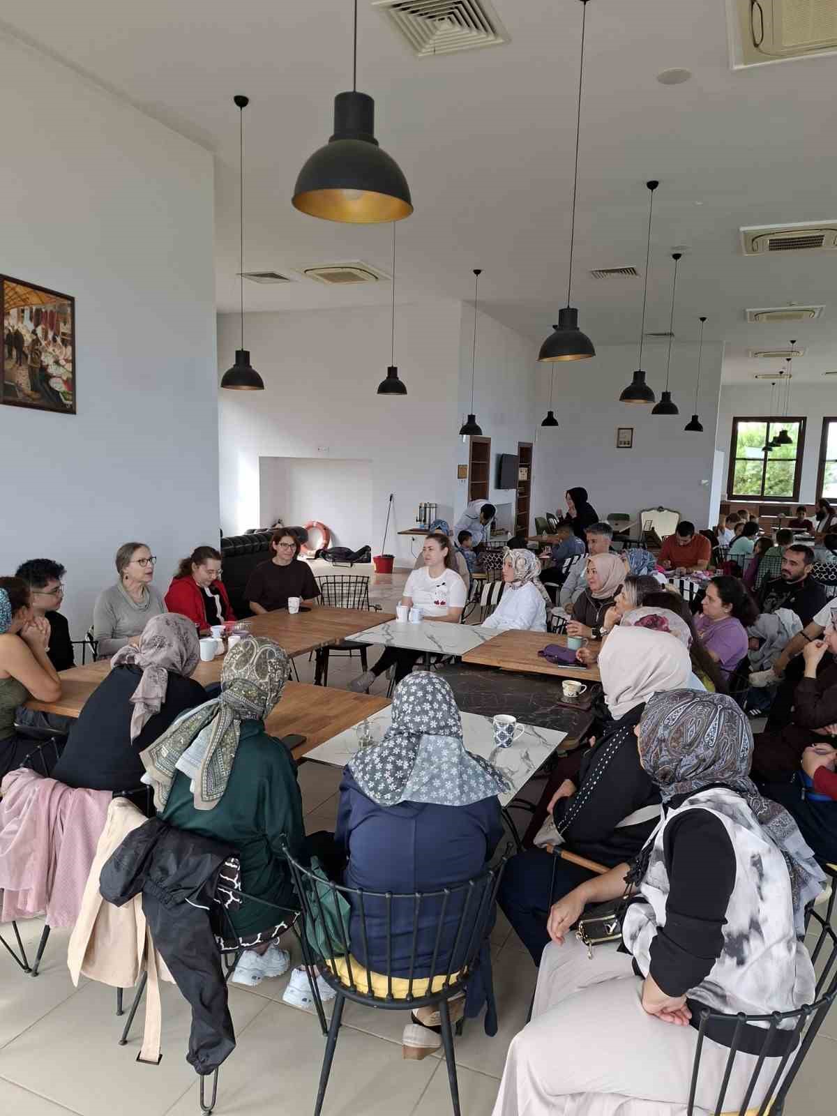DÜZCE ÜNİVERSİTESİ ÇOCUK DİYABETİ UYGULAMA VE ARAŞTIRMA MERKEZİ 12 YAŞ ALTI DİYABETLİ ÇOCUKLAR VE AİLELERİ İÇİN İSTANBUL’UN ŞİLE İLÇESİNDEKİ MAVİKÖY DİYABET KAMPÜSÜ’NDE AİLE KAMPI DÜZENLEDİ.