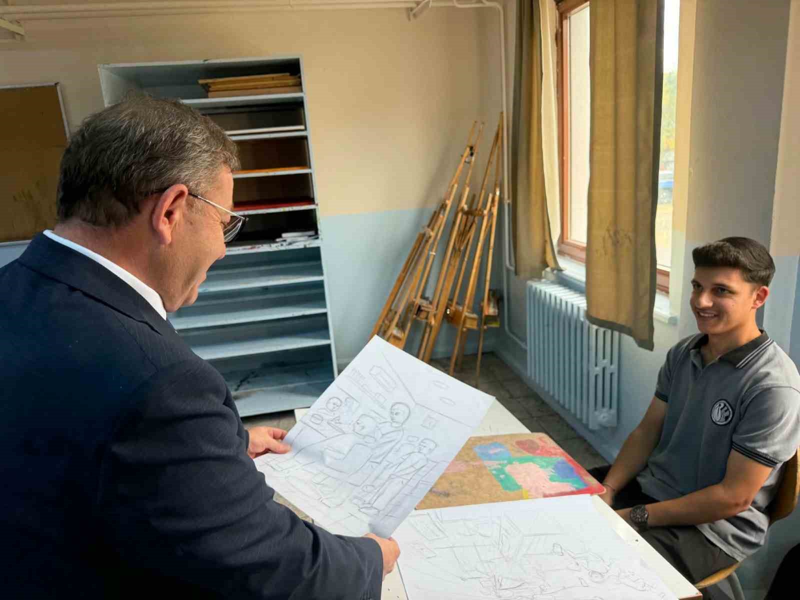 VALİ POLAT, GÜZEL SANATLAR LİSESİ’NDE ÖĞRENCİLERLE BULUŞTU(KARS-İHA)