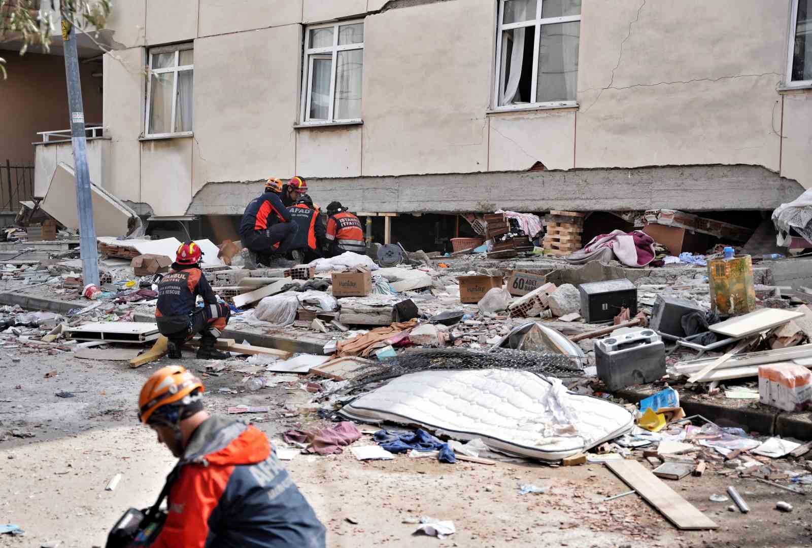 2 KİŞİYİ ARAMA KURTARMA ÇALIŞMALARI SÜRÜYOR