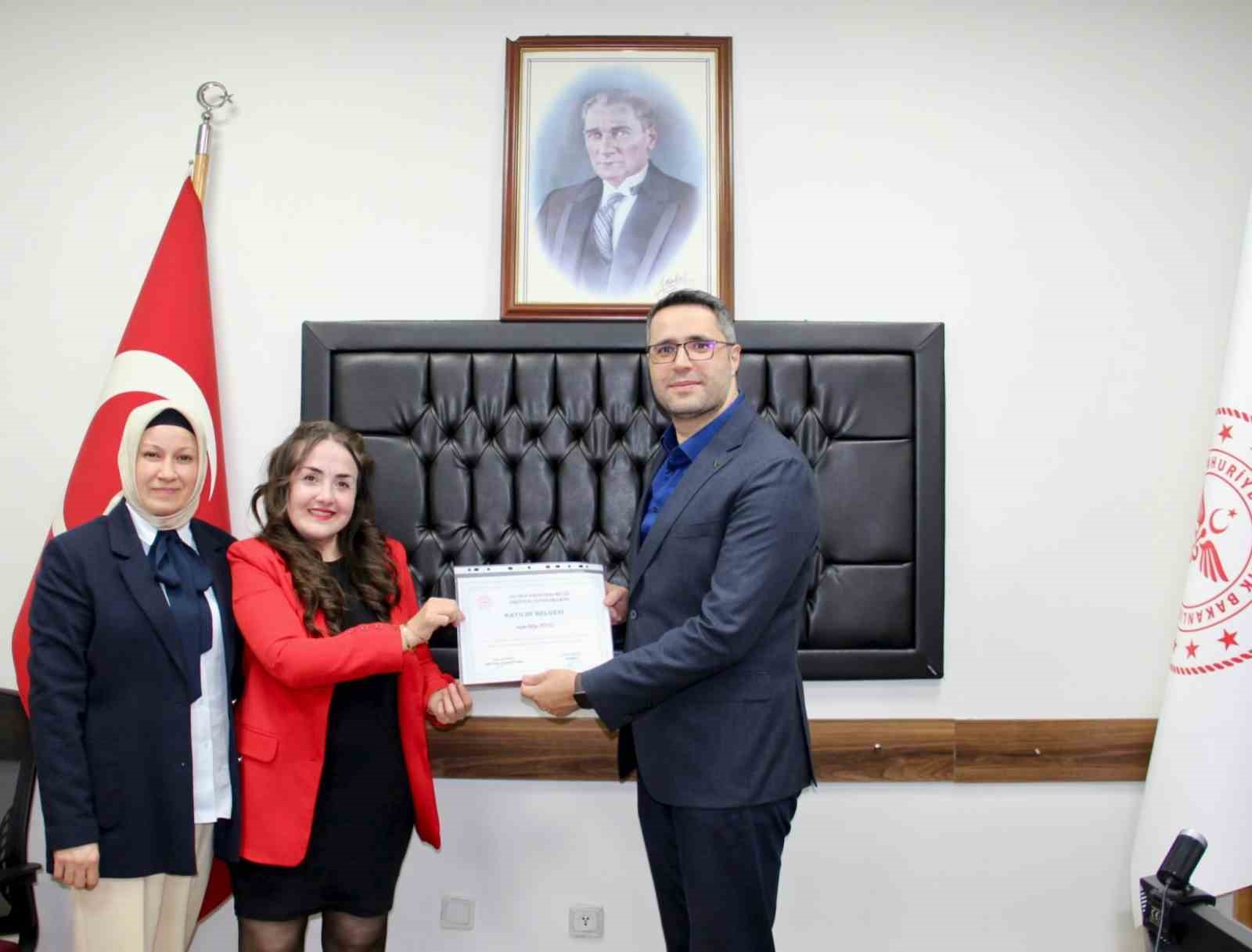 KAYSERİ DEVLET HASTANESİ'NE BAĞLI SAFFET ARSLAN PALYATİF BAKIM MERKEZİ BÜNYESİNDE, 05-23 EKİM 2026 TARİHLERİ ARASINDA DÜZENLENEN PALYATİF BAKIM HEMŞİRELİĞİ SERTİFİKALI EĞİTİM PROGRAMI, GERÇEKLEŞTİRİLEN SERTİFİKA TÖRENİYLE SONA ERDİ.