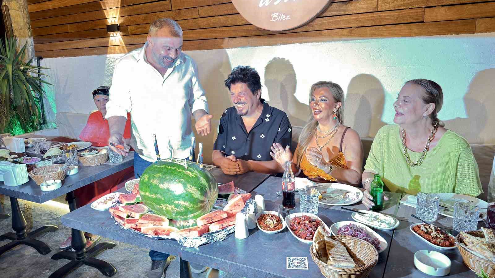 EKİN AKKAŞ’IN DOĞUM GÜNÜ PASTASI KARPUZ OLDU
