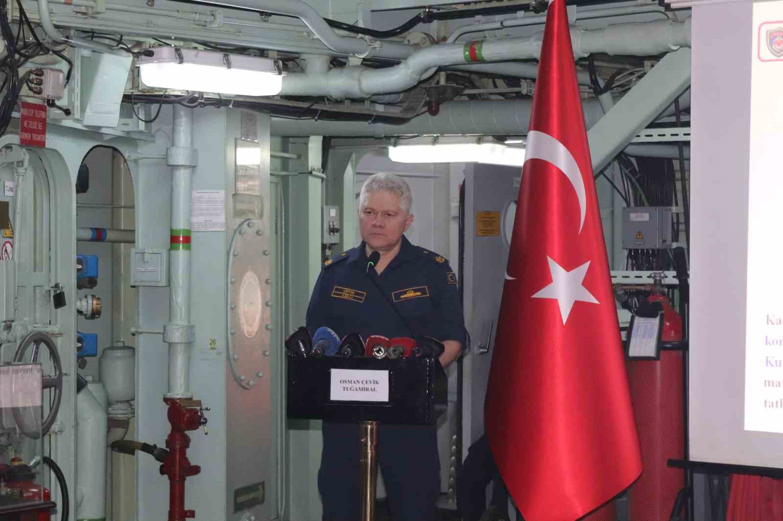 TUĞAMİRAL OSMAN ÇEVİK KONUŞMA YAPTI.